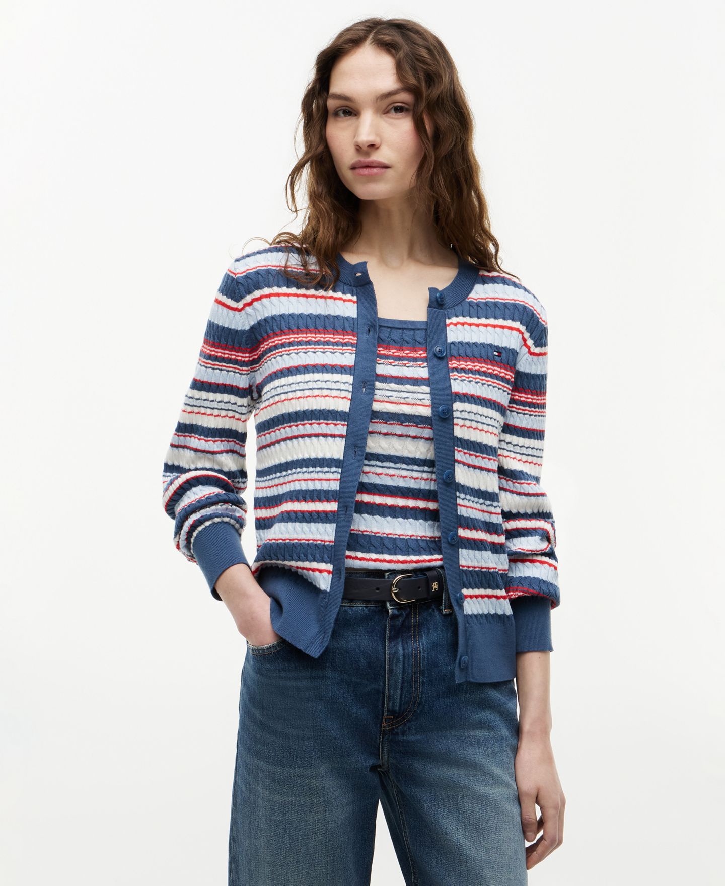Женский свитер Tommy Hilfiger Crewneck Cable Knit, цвет: Синий / Красный разноцветный полосатый — фото 1