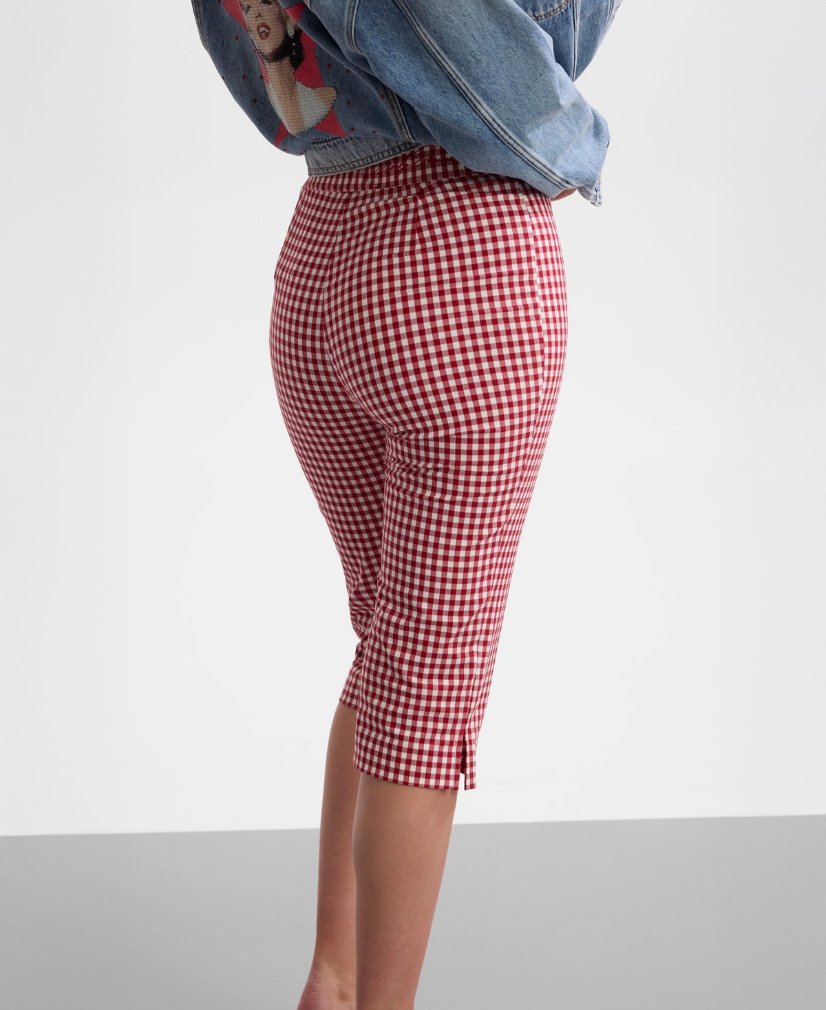 Guess Women's Marilyn Vichy Mid-Rise Capris