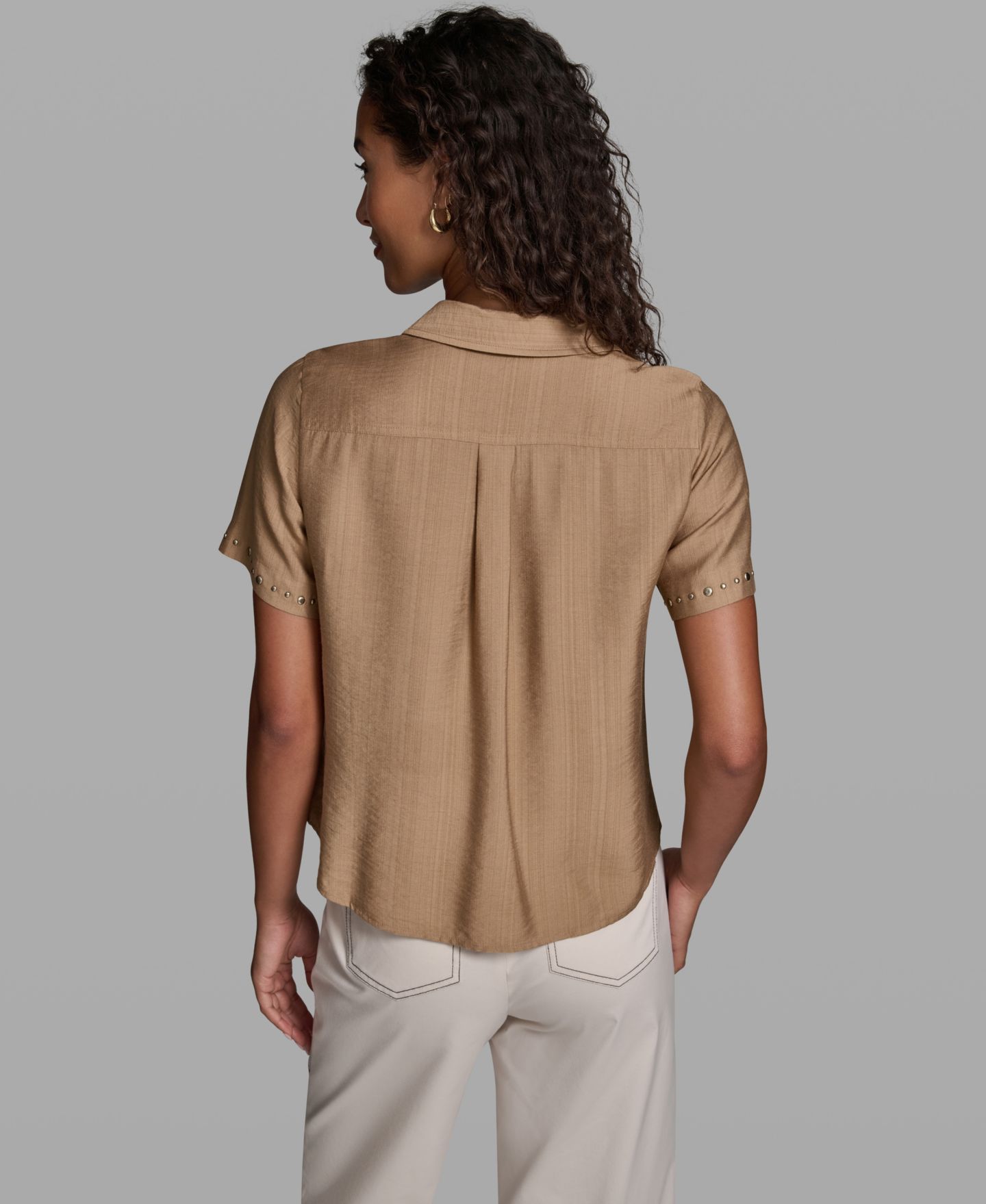 Женская блузка KARL LAGERFELD PARIS Petite Short-Sleeve Blouse, цвет: Cartouche — фото 5