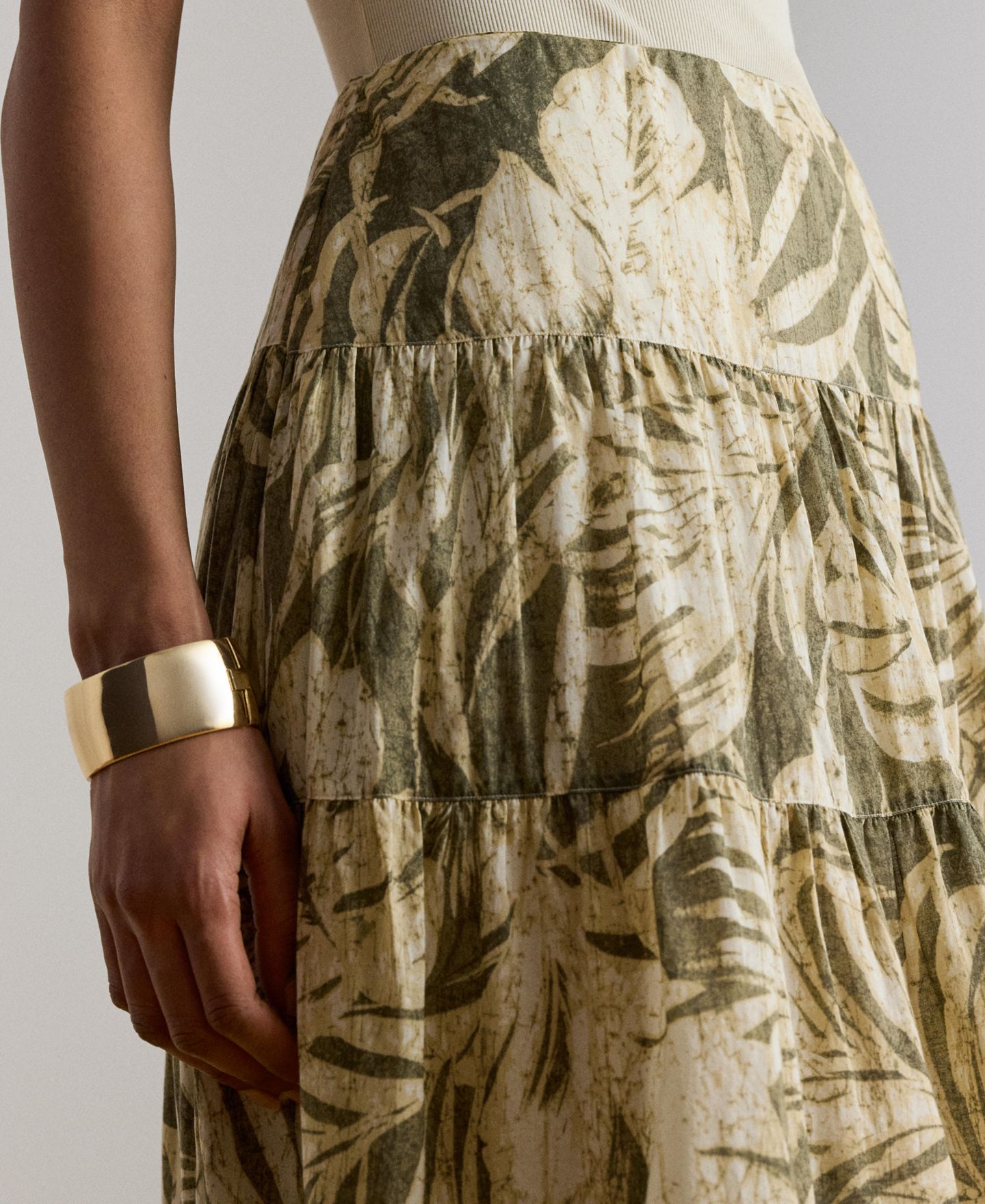 Женская юбка Lauren Ralph Lauren Elasticized Waist Tiered A-Line Midi, цвет: Оливковый разноцветный — фото 5