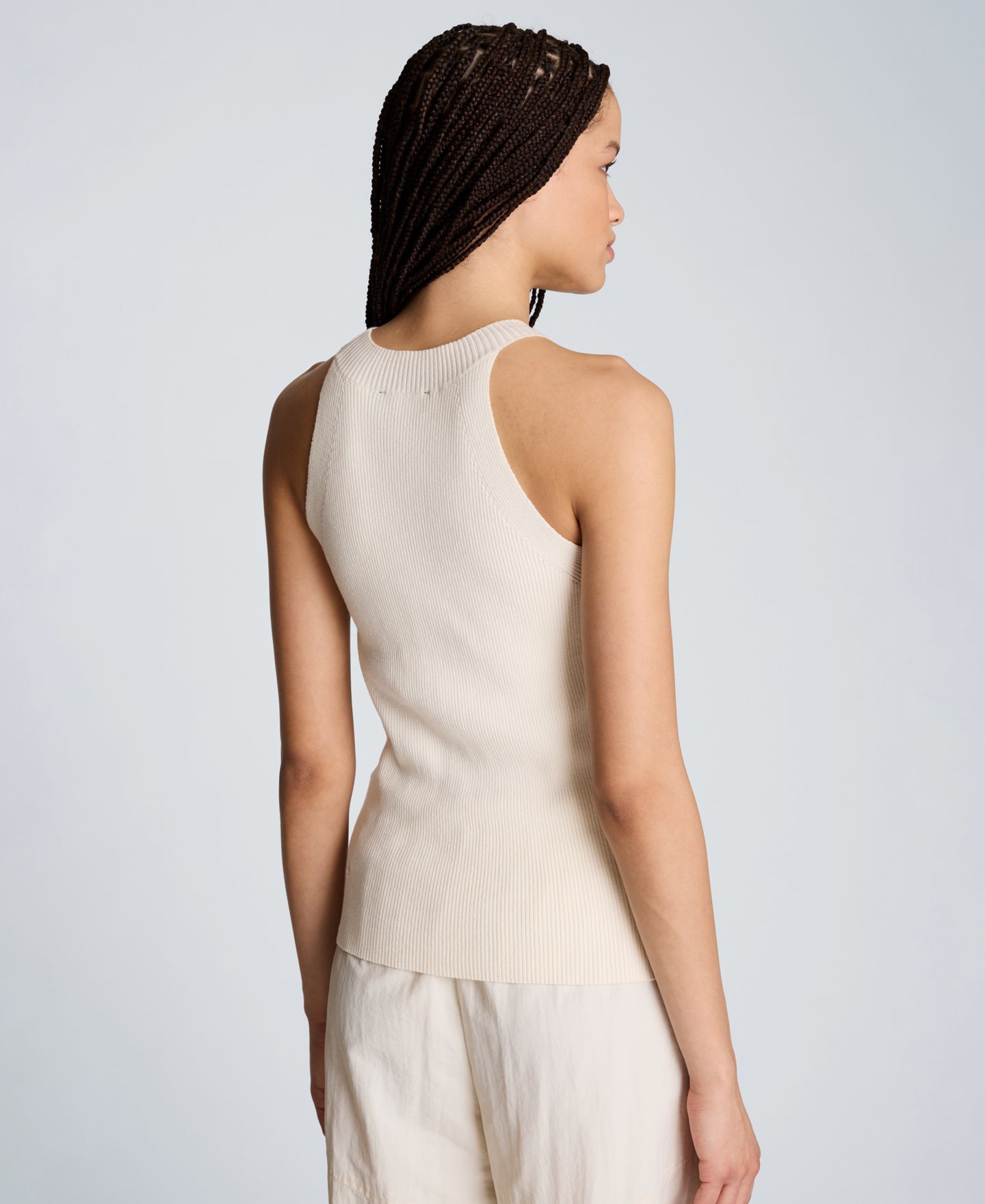 Женский топ Kenneth Cole Sleeveless Cotton High Crewneck, цвет: Устричный — фото 5
