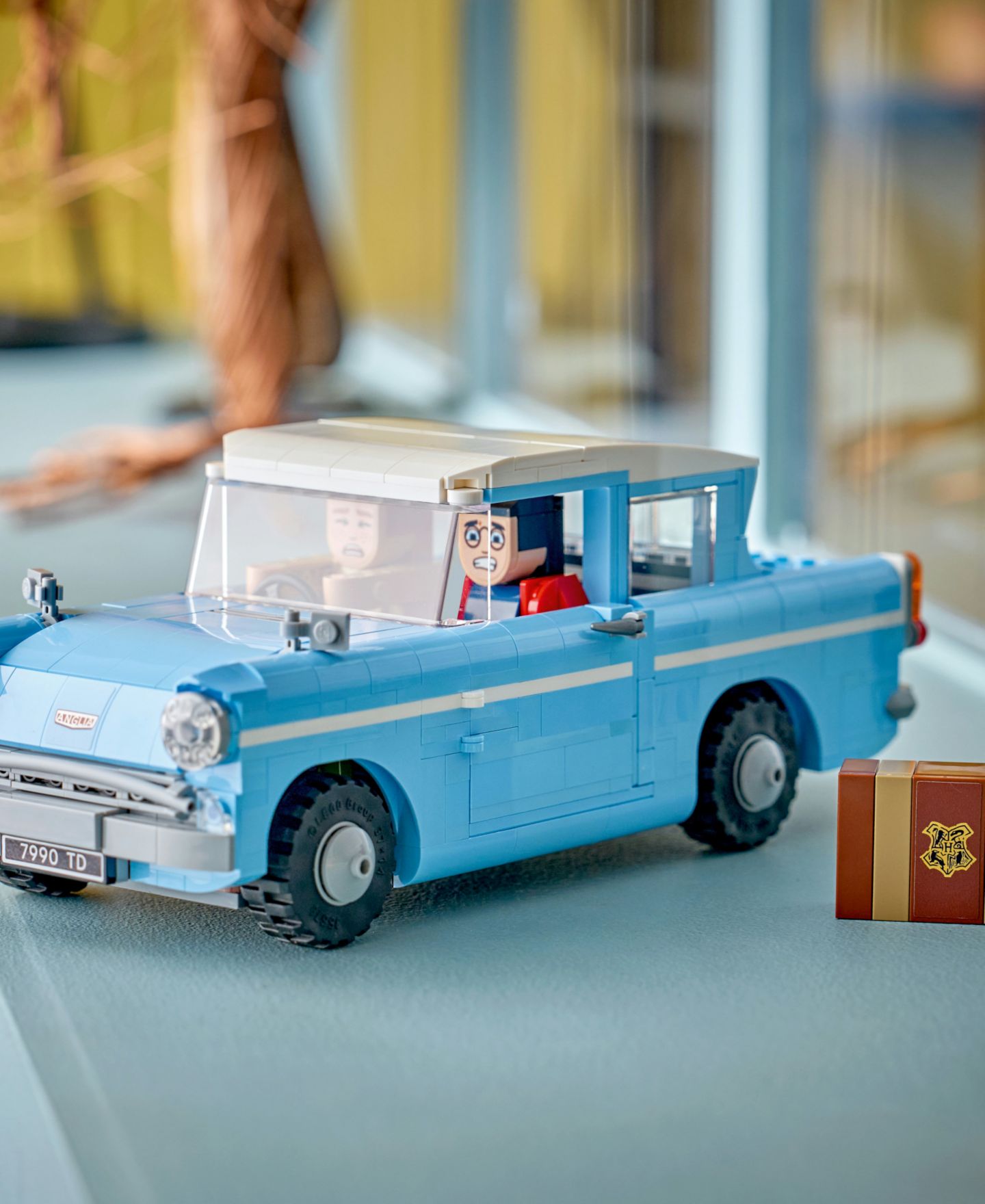 Детский конструктор LEGO Harry Potter Enchanted Flying Ford Anglia Building Set 76470 — фото 8
