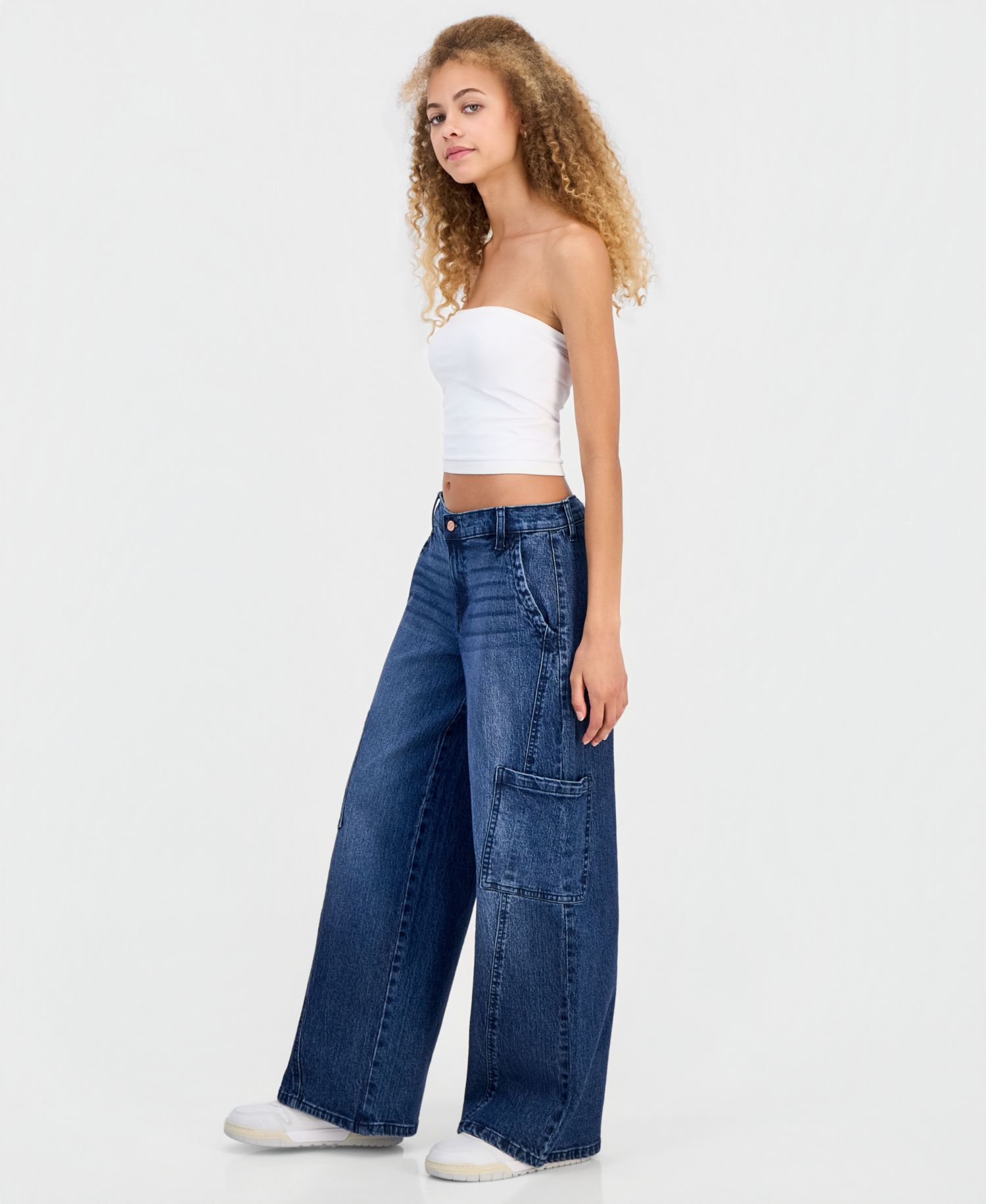 Juniors' Elastic-Back Mid-Rise Wide-Leg Cargo Jeans