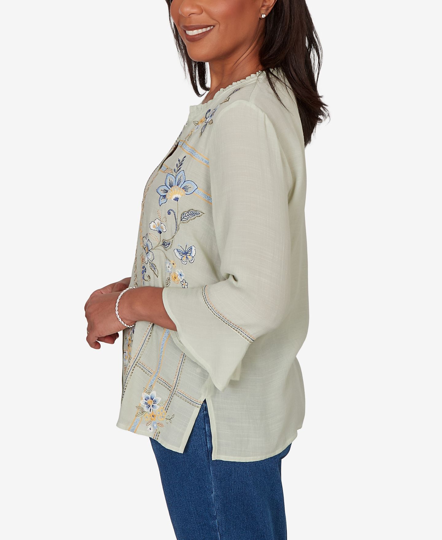 Женский топ Alfred Dunner Petite Floral Embroidered Squares Button-Front, цвет: Шалфейный — фото 3