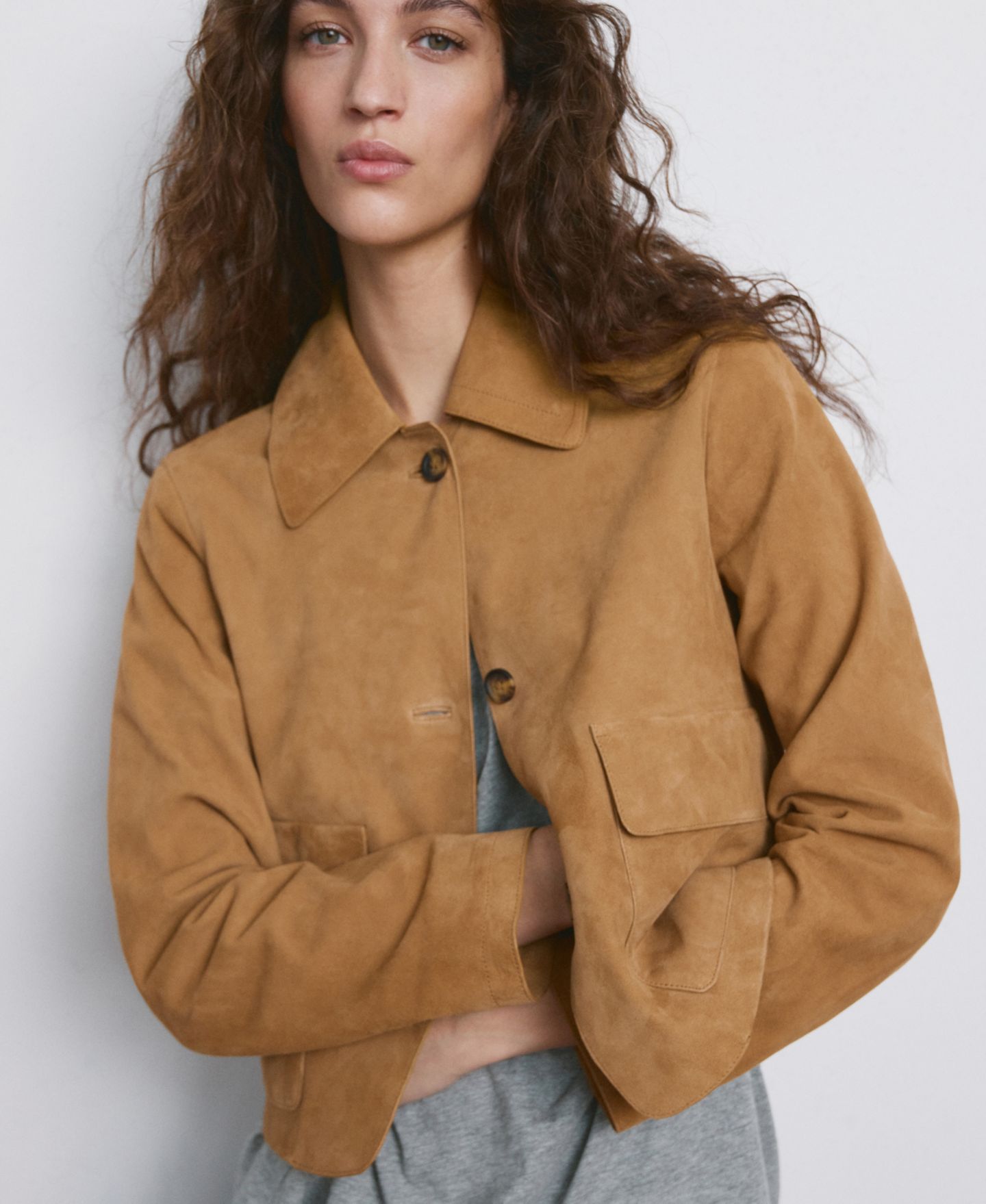 Женская куртка MANGO Chest-Pocket Suede, цвет: Ochre — фото 4