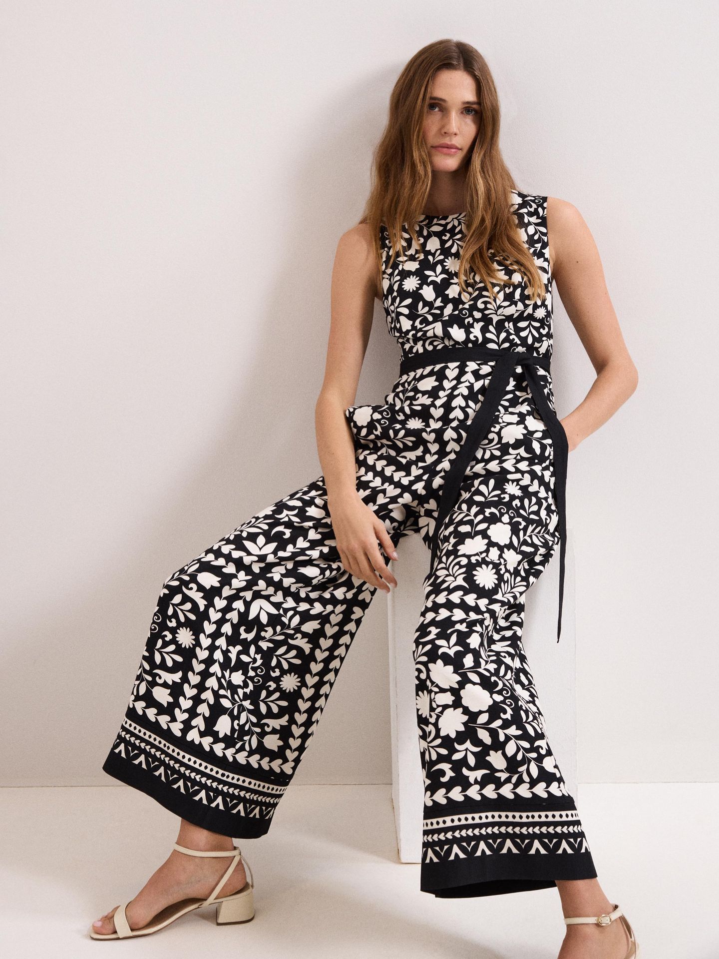 Женский комбинезон Phase Eight Cyra Printed Jumpsuit, цвет: Чёрный / Слоновая кость — фото 6