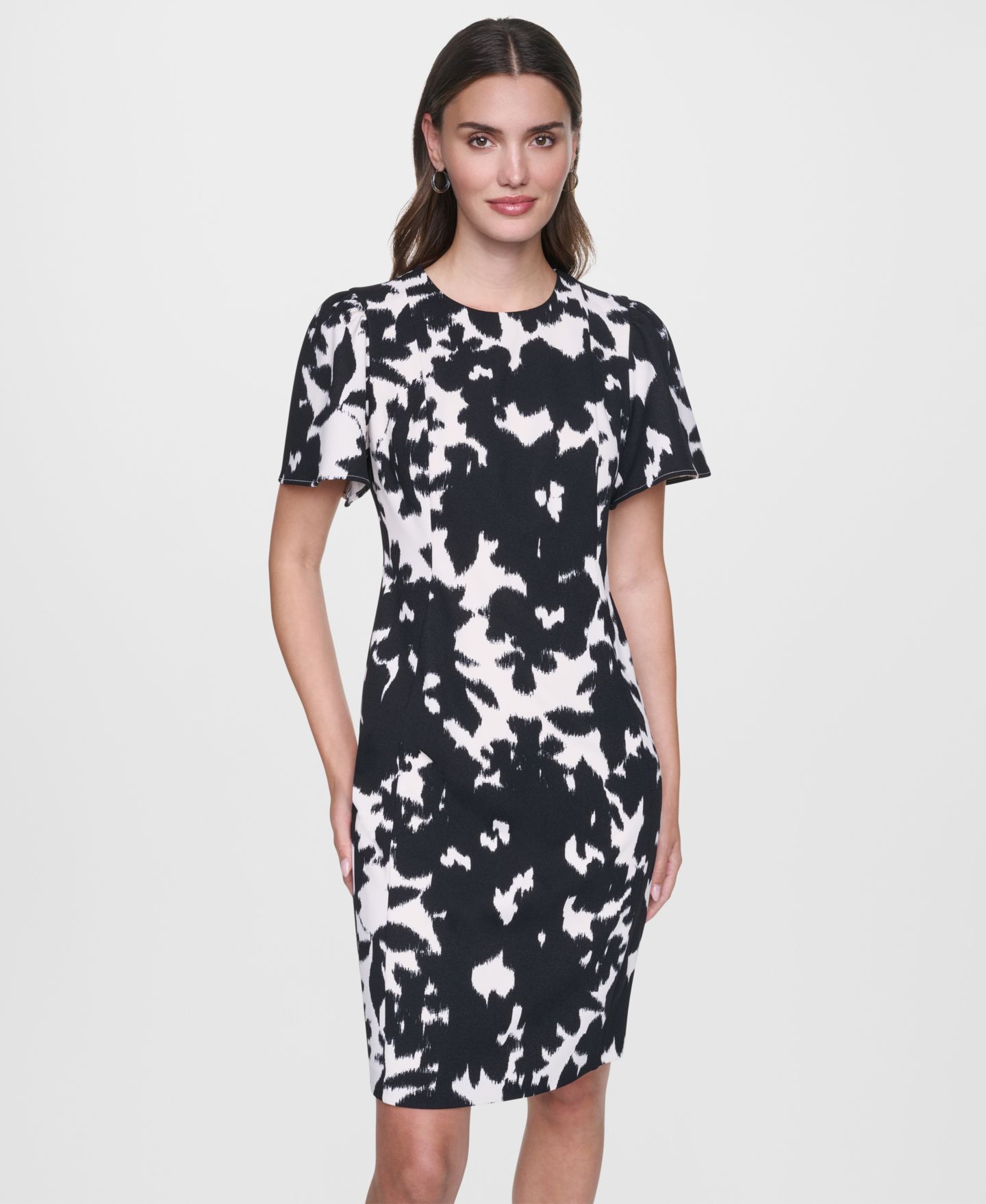 Женское платье DKNY Flutter-Sleeve Printed, цвет: Кокосовый / Чёрный — фото 2