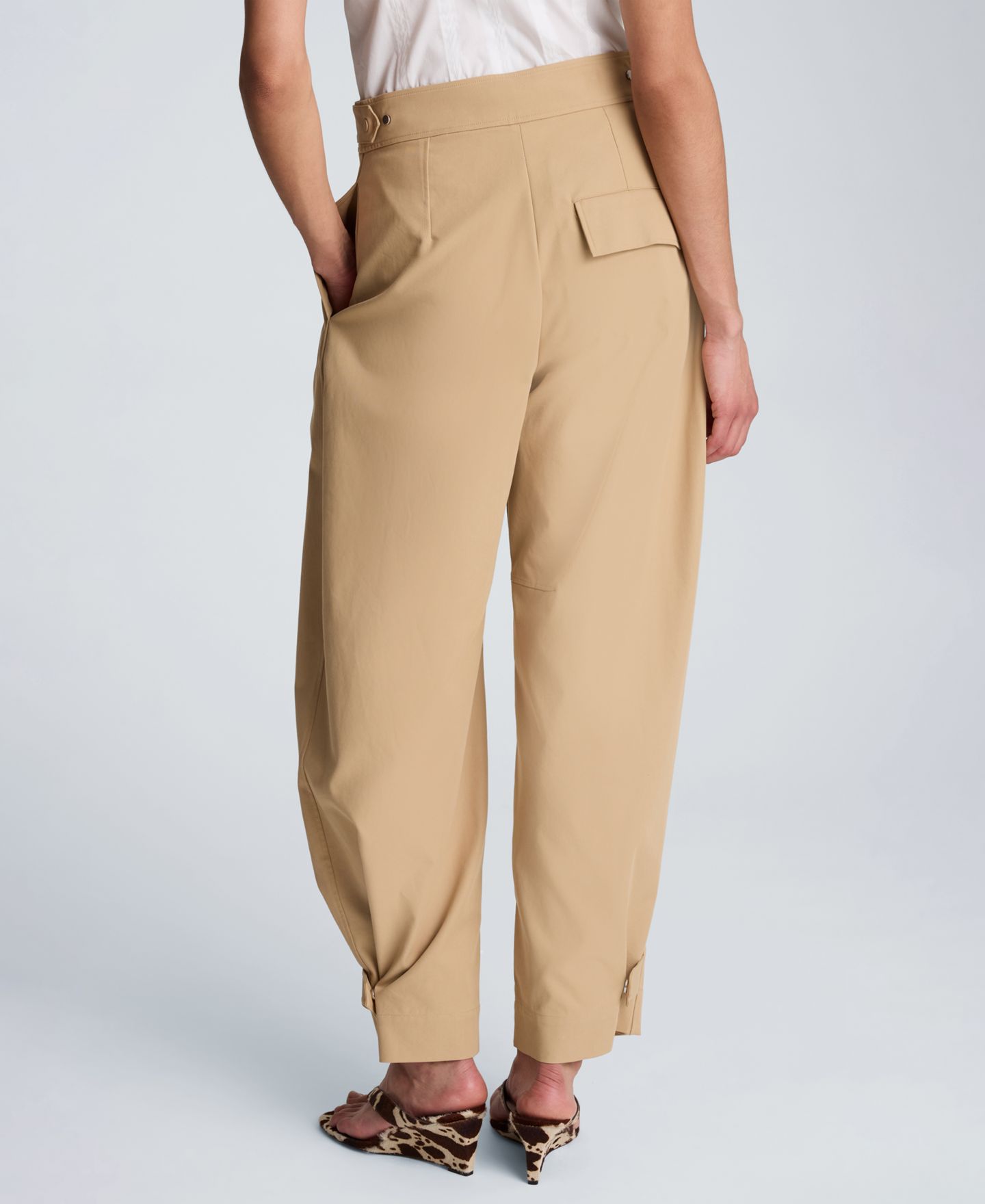 Женские брюки Kenneth Cole High Rise Fly Front Tab Barrel Leg, цвет: Farro — фото 5