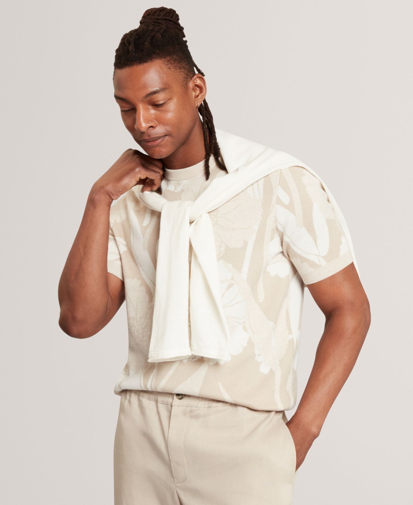 Мужская футболка Ted Baker Jacquard Floral Print Short-Sleeve, цвет: Бежевый — фото 2