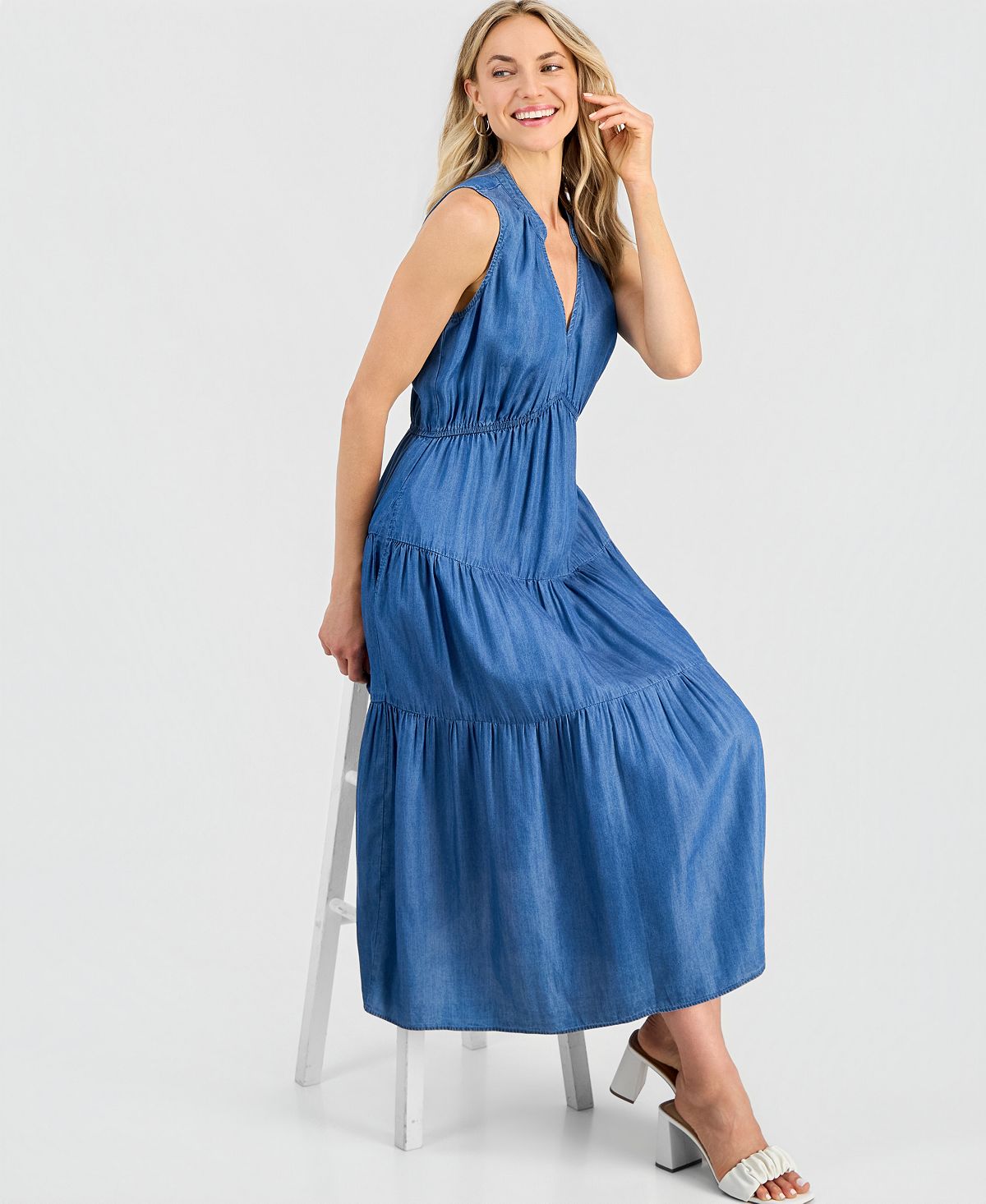 Robbie Bee Women's V-Neck Sleeveless Tiered Midi Dress view 4 — MAYCSS fashion products