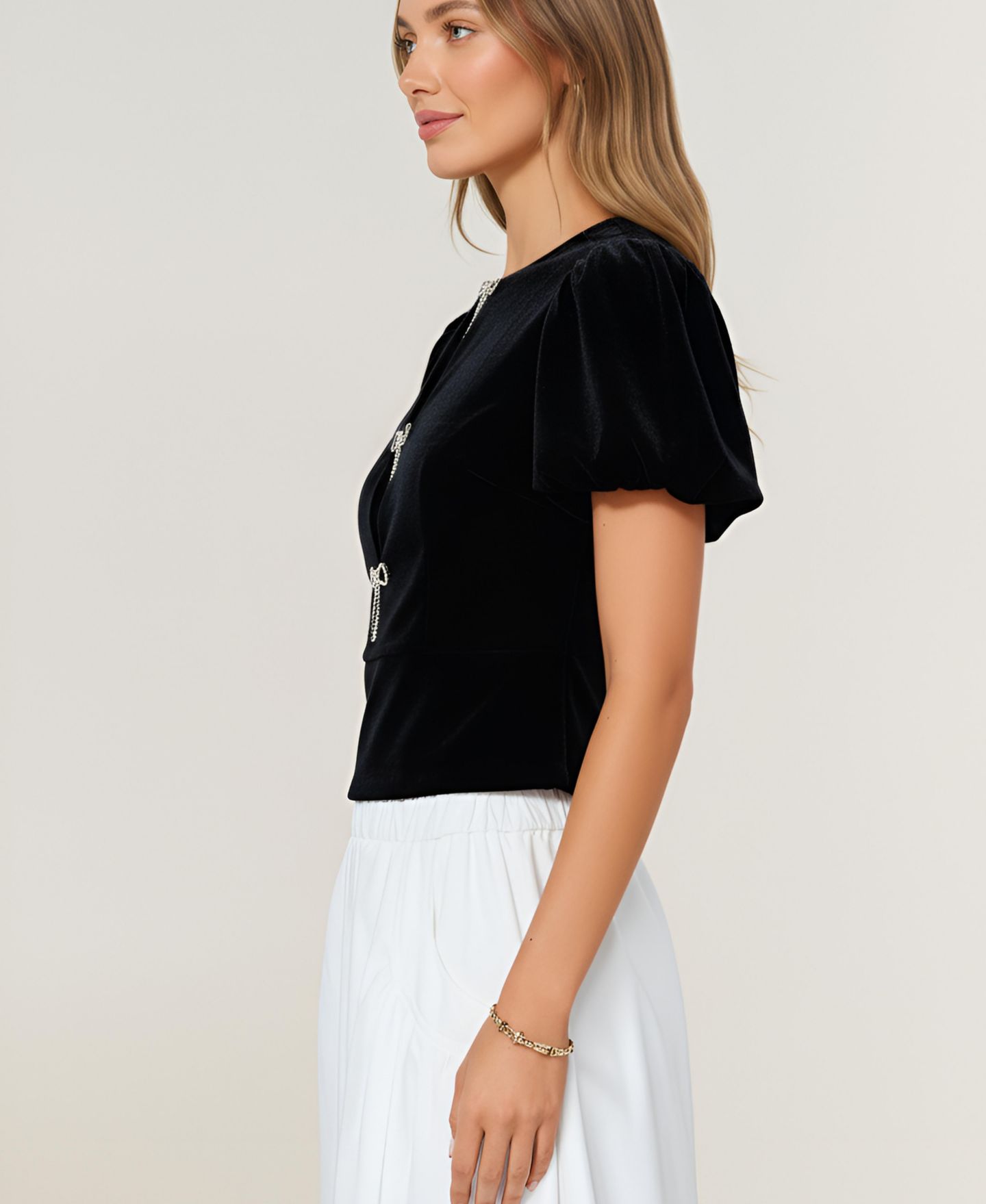 Женский топ Modenaire Velvet Puff Sleeve Keyhole Rhinestone Bow, цвет: Чёрный — фото 5