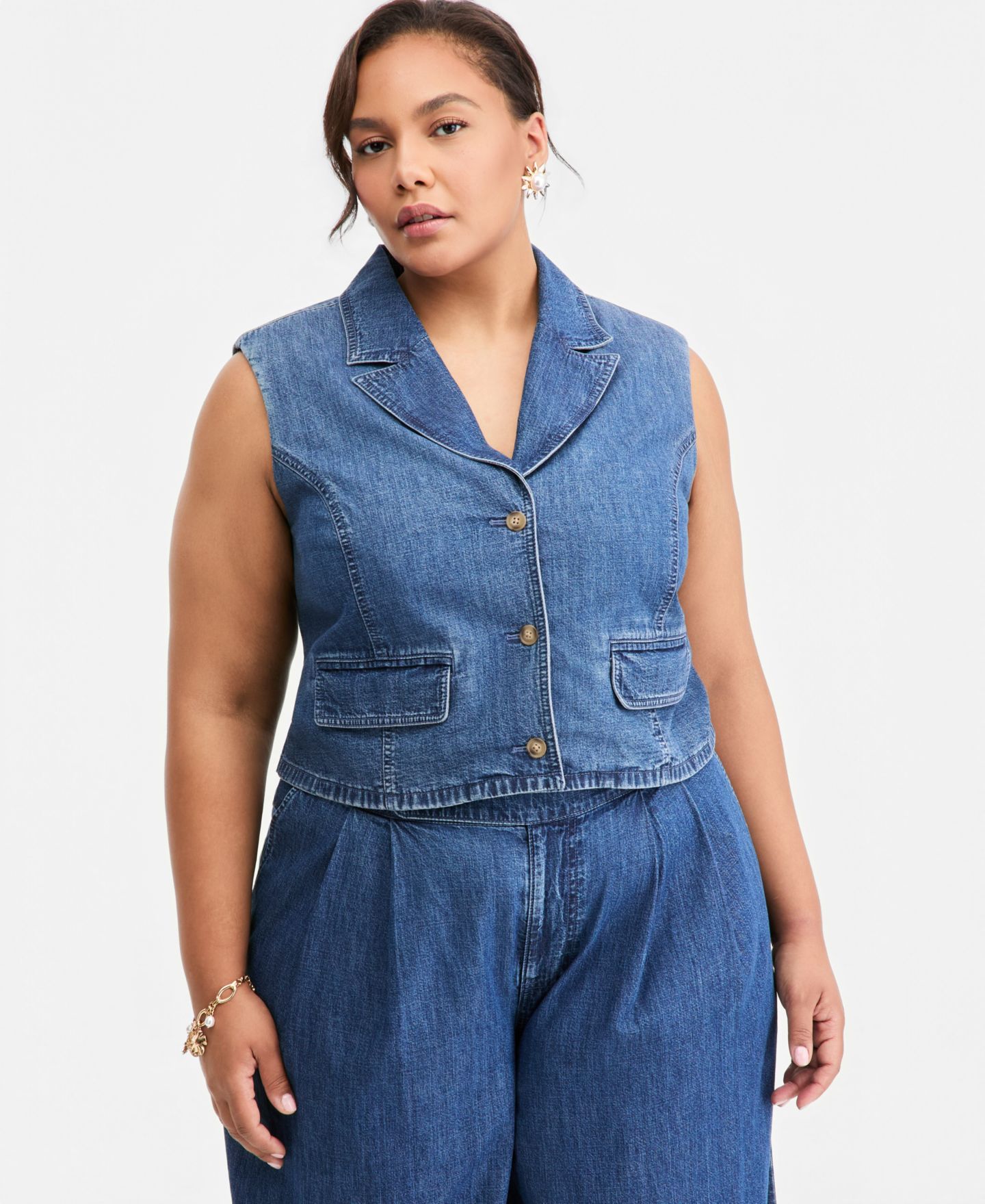 Женский жилет On 34th Trendy Plus Size Notched-Collar Button-Front Denim Vest, цвет: Пляжный — фото 1