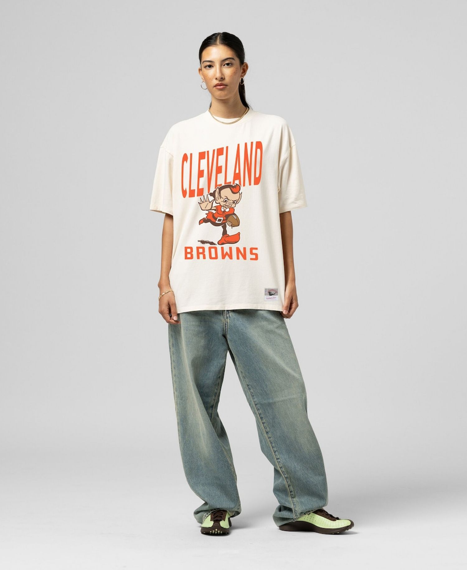 Women's Cream Cleveland Browns Logo Rise Boyfriend T-Shirt