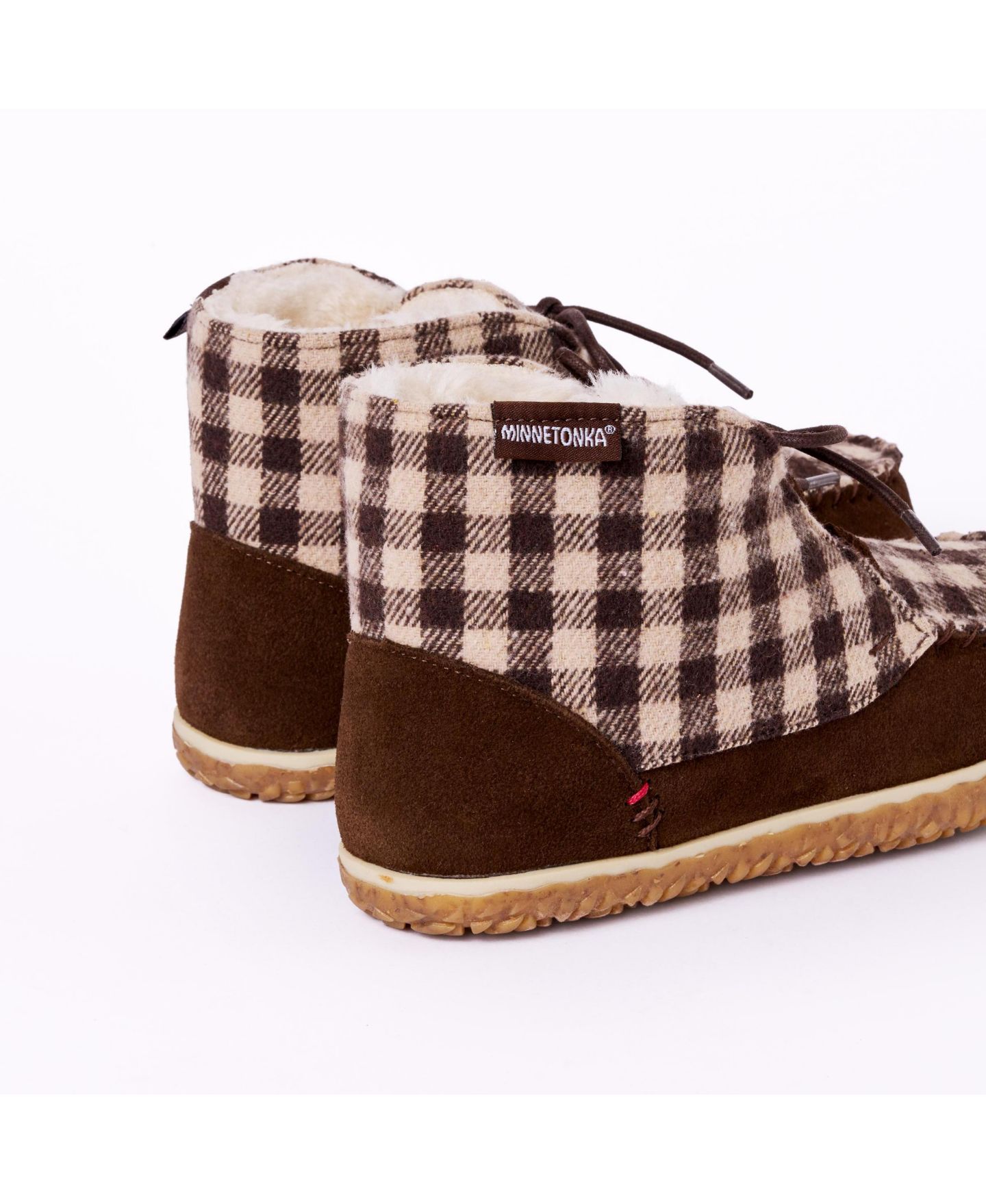 Женские ботинки Minnetonka Torrey Lace-up Slipper Booties, цвет: Коричневый в мелкую клетку — фото 2