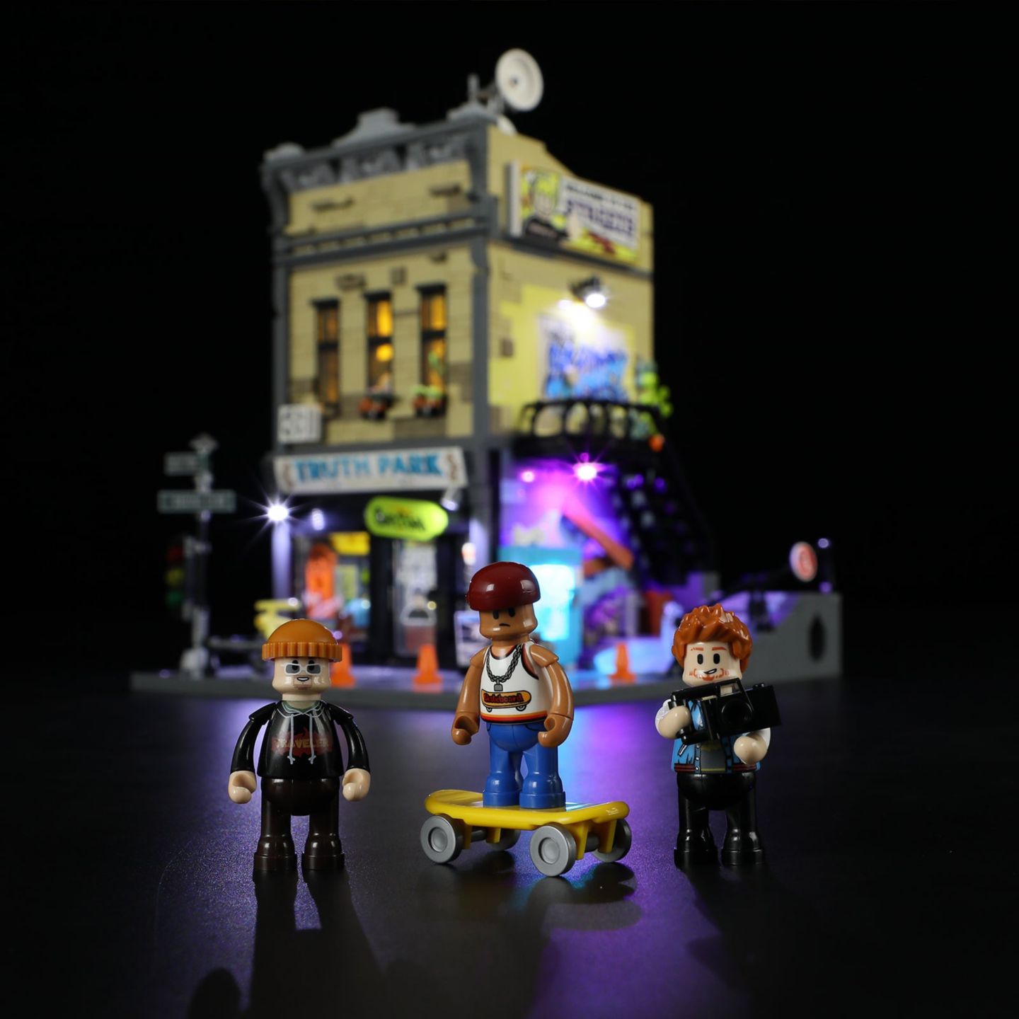 Детский конструктор Lumibricks Street Fusion Skate Shop LED Lighting 1573-Piece Building Set, Ages 16+ — фото 3