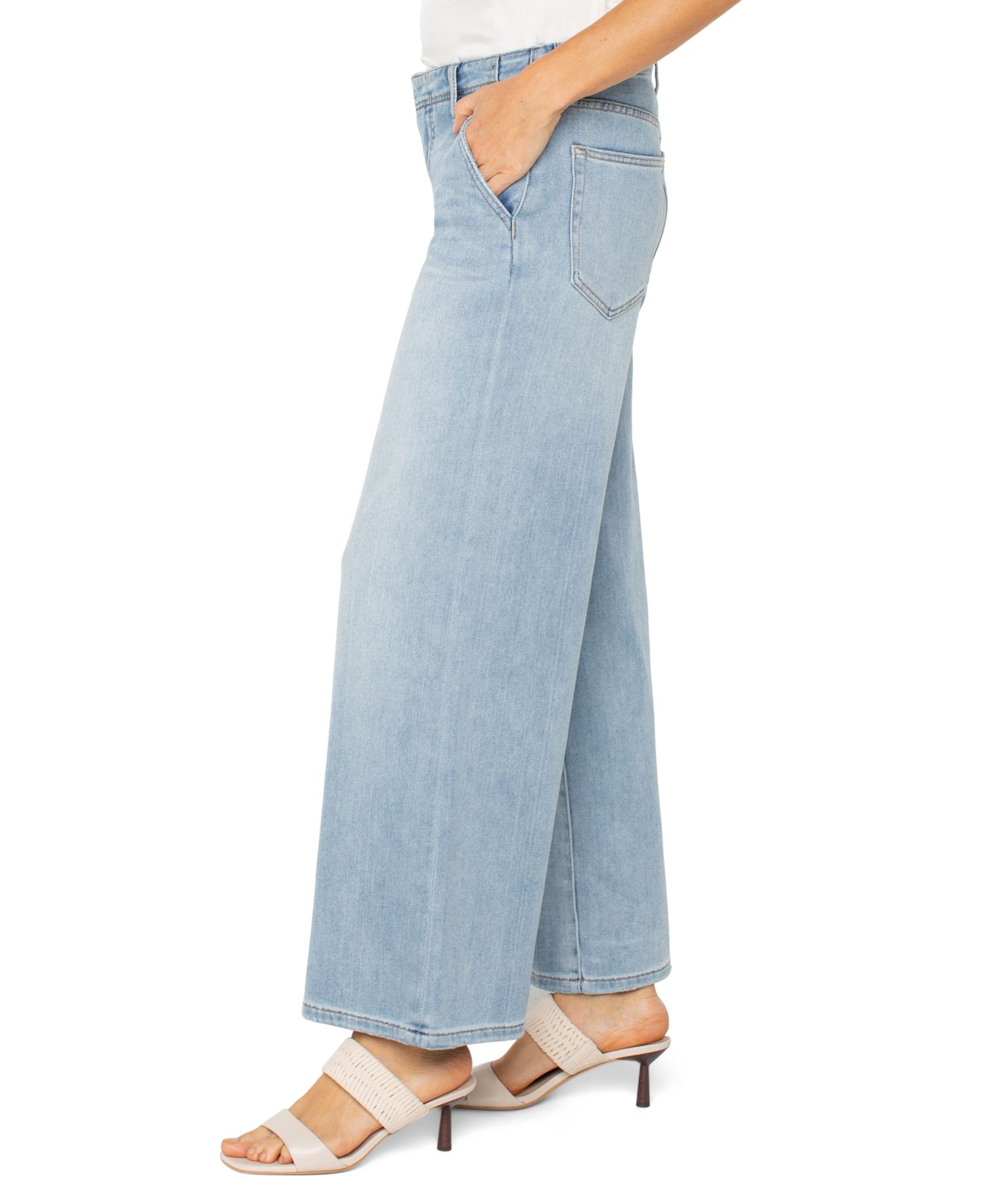 Petite Weekender Wide-Leg Jeans