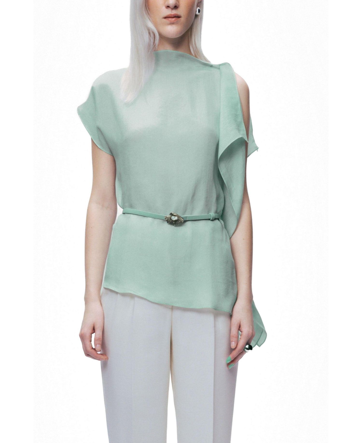 Women's Sleeveless Woven Blouse