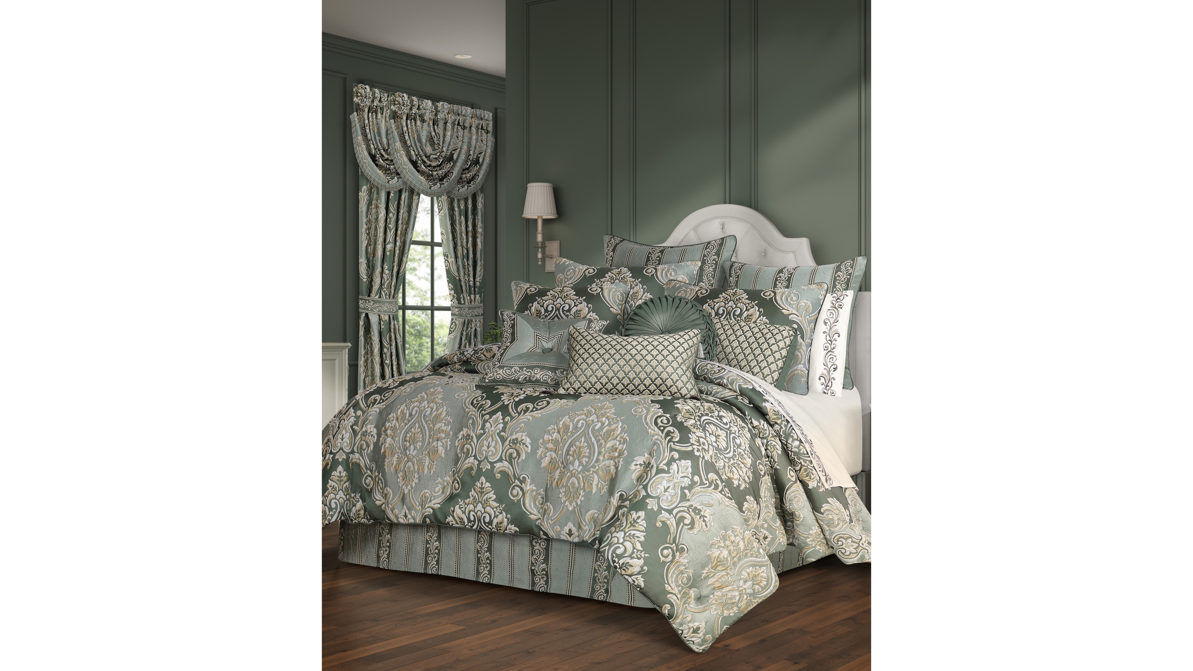 J Queen New York Alina Floral 4-Piece Comforter Set, Queen