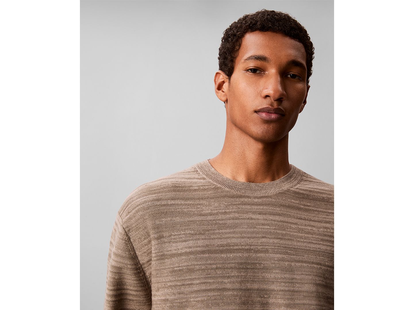 Мужской свитер Calvin Klein Textured Breathable Crewneck, цвет: Кешью — фото 5