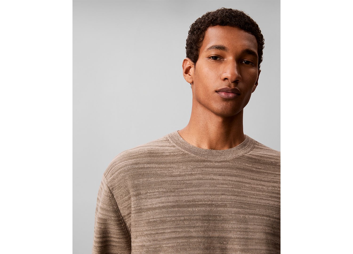 Men's Textured Breathable Crewneck Sweater