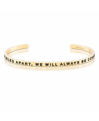 Mantra Side By Side Or Miles Apart, We Will Always Be Connected By Heart Bracelet - Outside - yellow gold