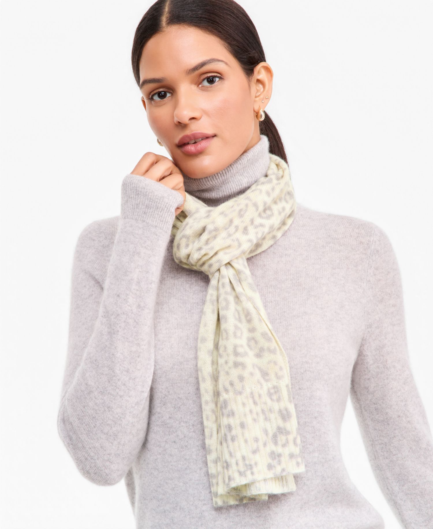 Leopard Cashmere Ribbed Muffler