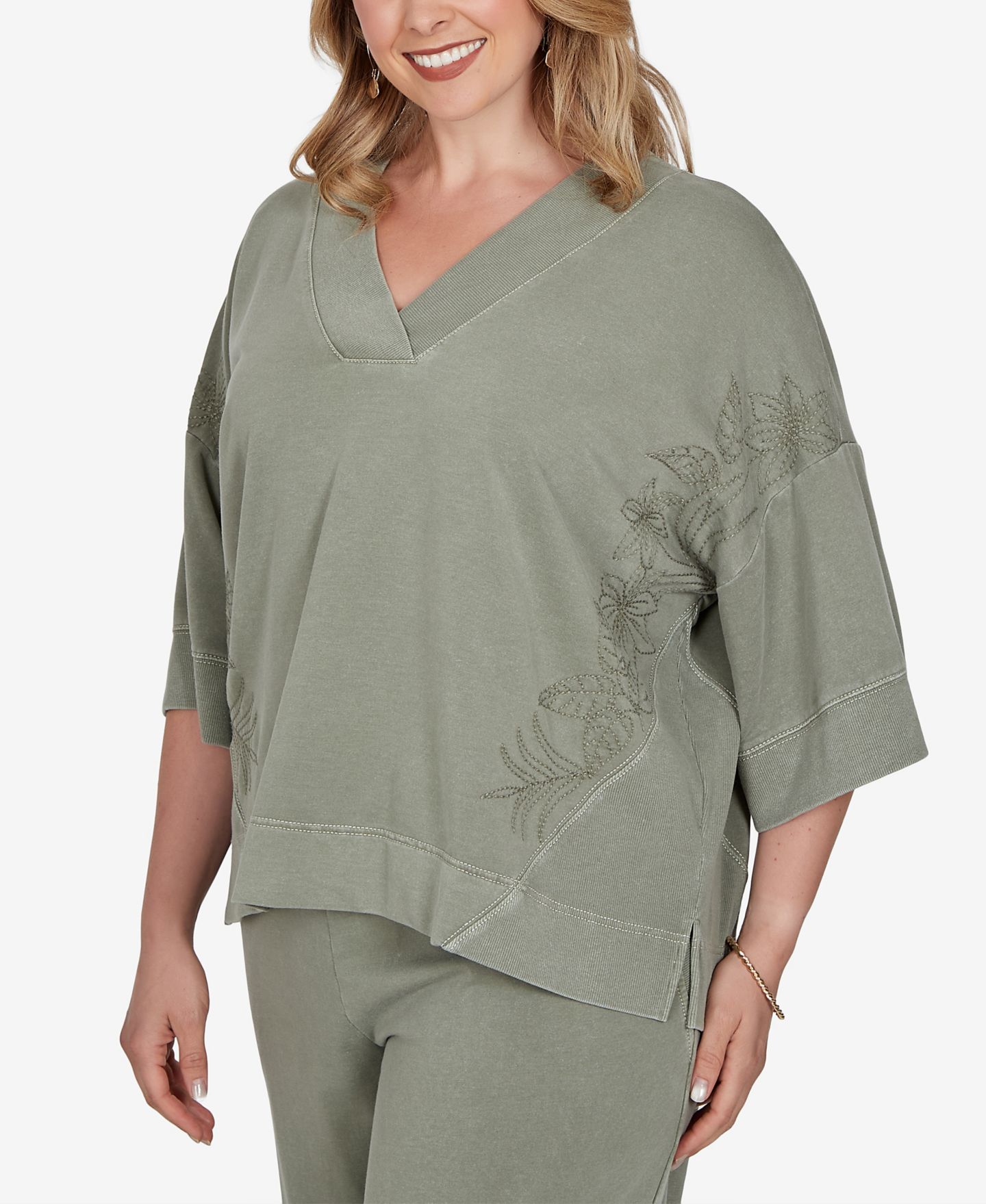 Женский топ Ruby Rd. Plus Size Tropical Embroidered French Terry Knit, цвет: Cactus — фото 4
