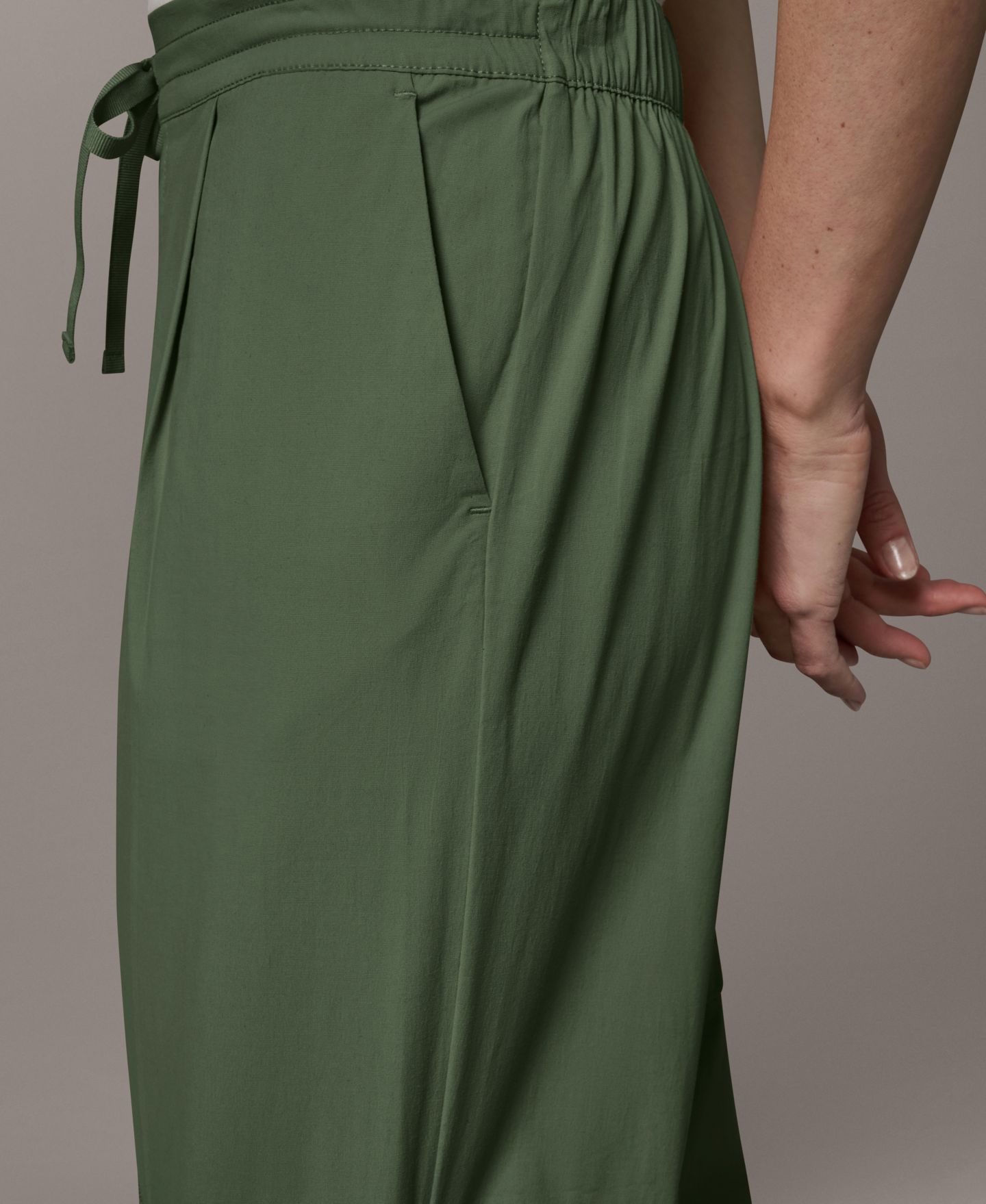 Женские брюки Donna Karan Weekend из бумажного поплина с высокой посадкой, цвет: Verde — фото 4