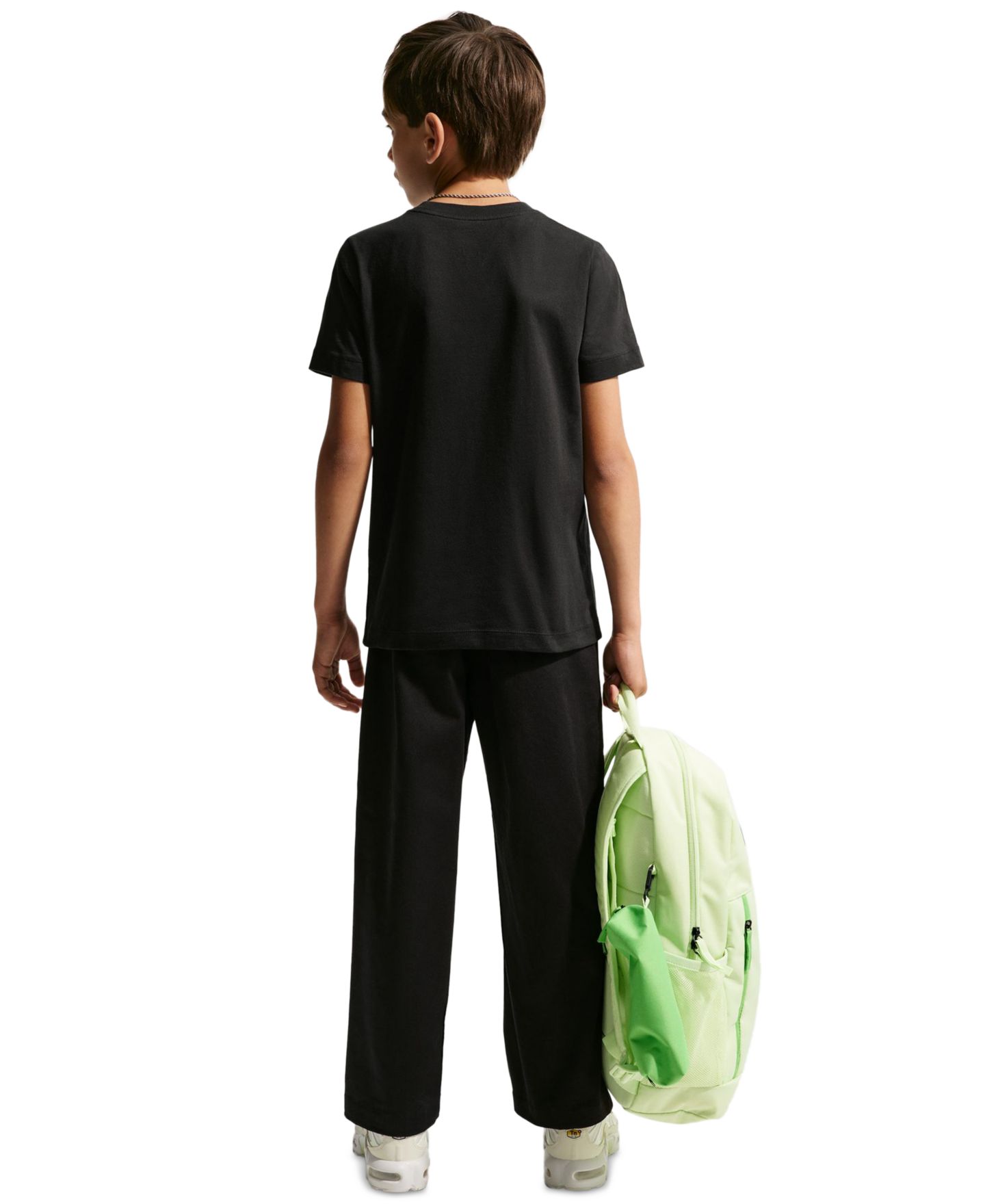 Футболка Nike Sportswear Short-Sleeve T-Shirt для мальчиков, цвет: Чёрный — фото 6