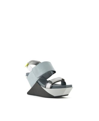 Women's Delta Run Wedge