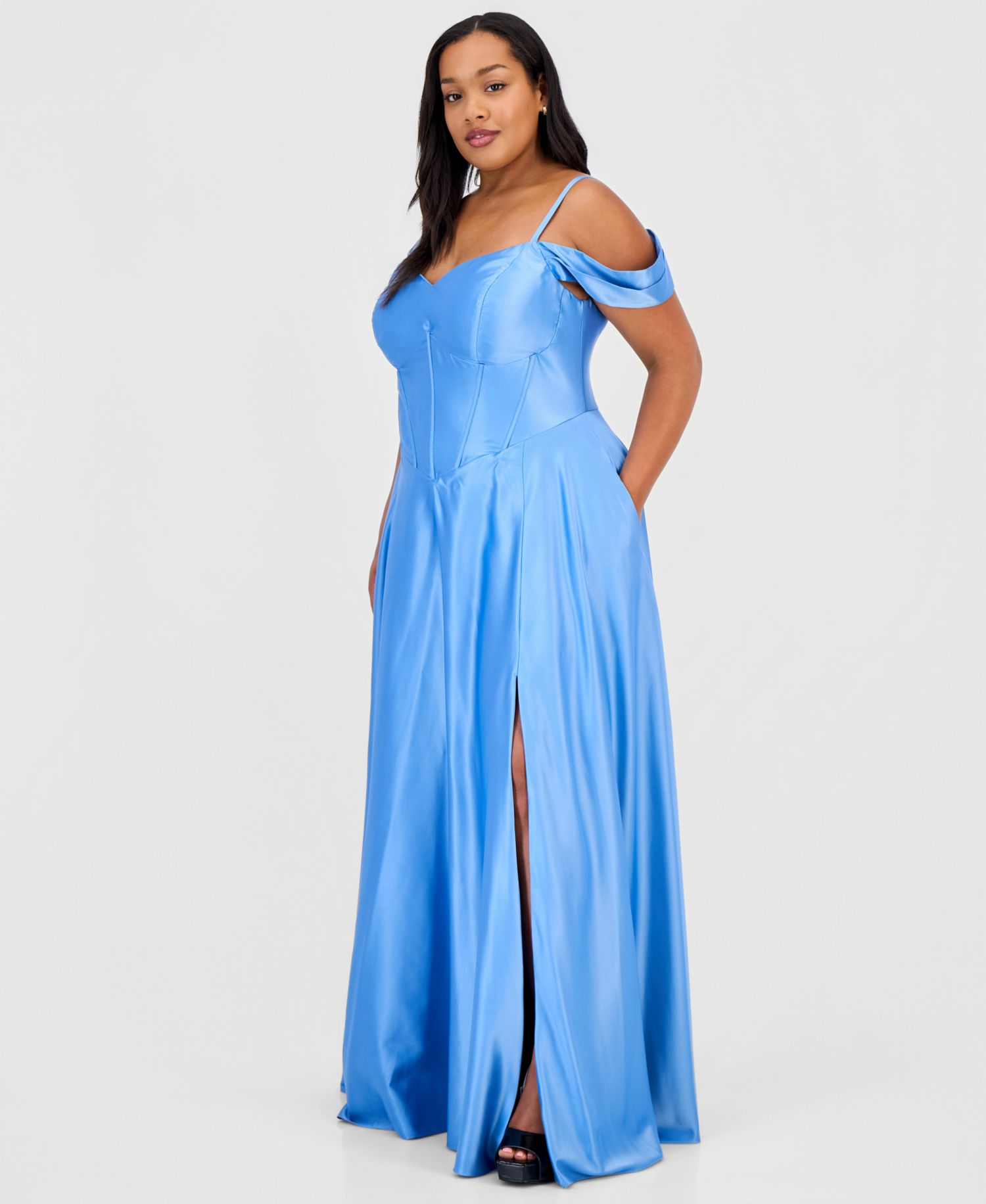 Trendy Plus Sweetheart-Neck Satin Gown