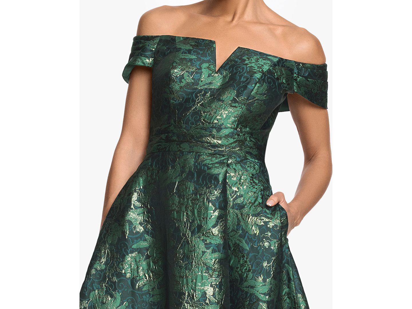 Женское платье XSCAPE Off-The-Shoulder Brocade Print Ball Gown, цвет: Зелёный / Золотой — фото 3