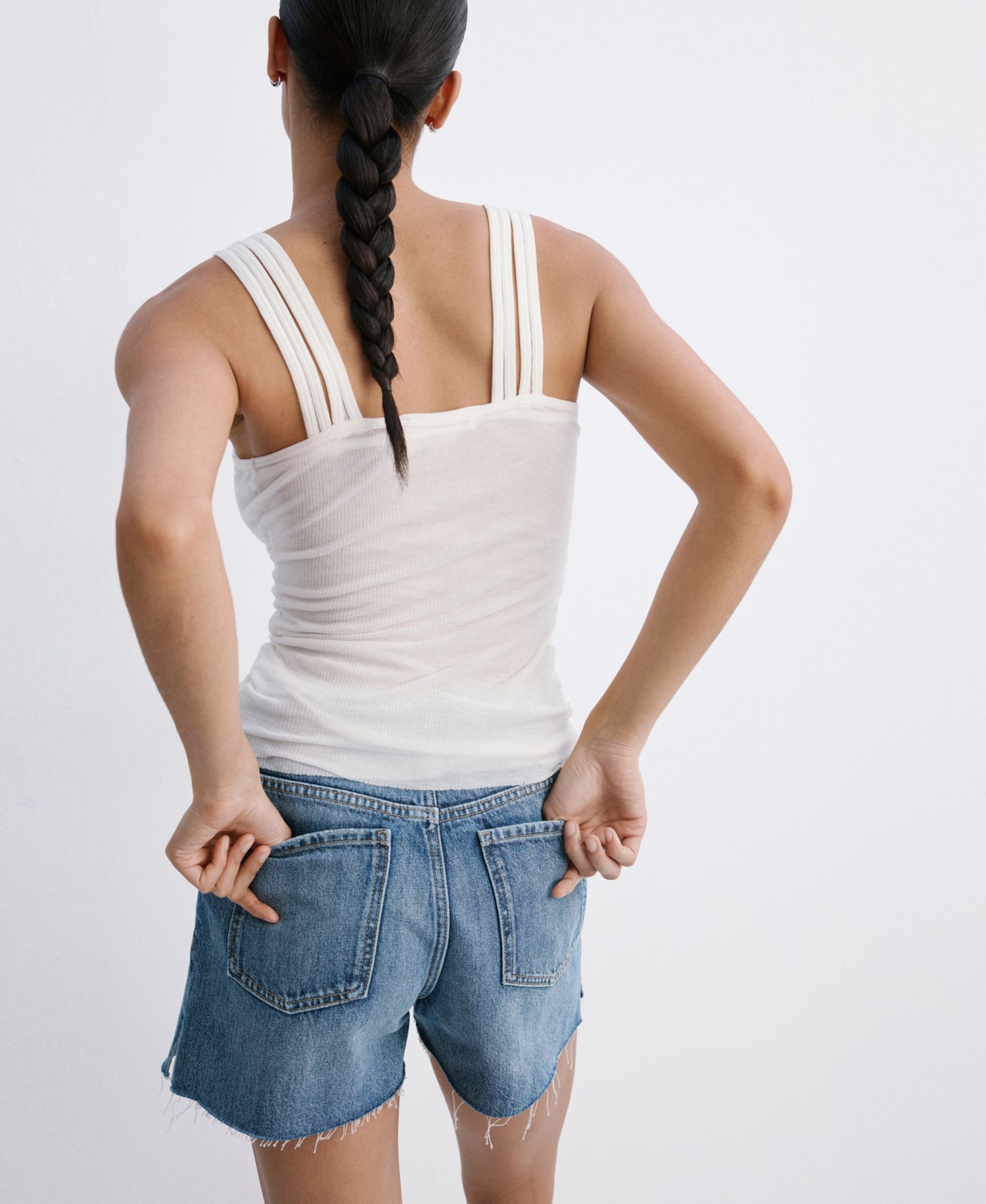 Women's Frayed Hem Denim Shorts