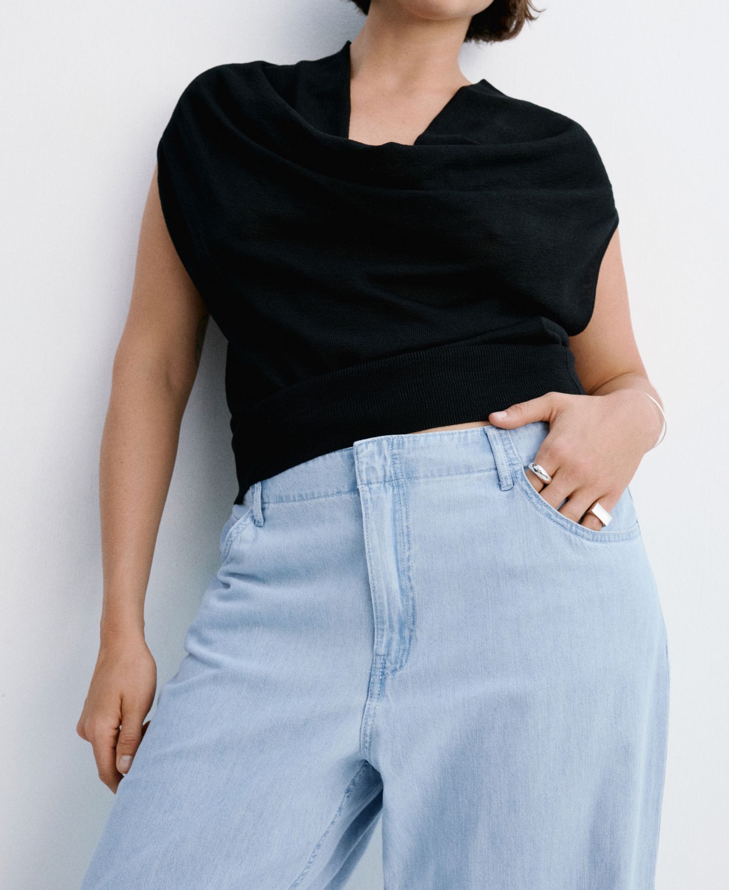 Women's Wide Leg Mid-Rise Jeans