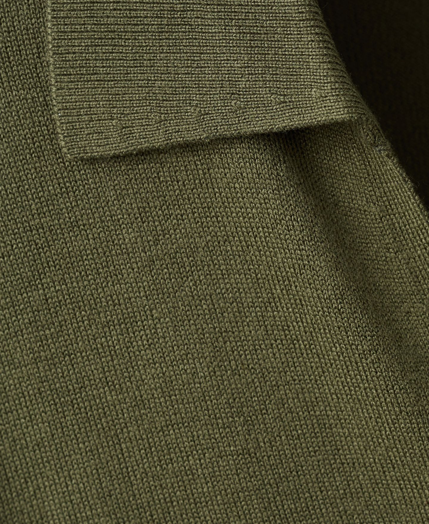 Женское поло Mango Fine-Knit Polo, цвет: Хаки — фото 8