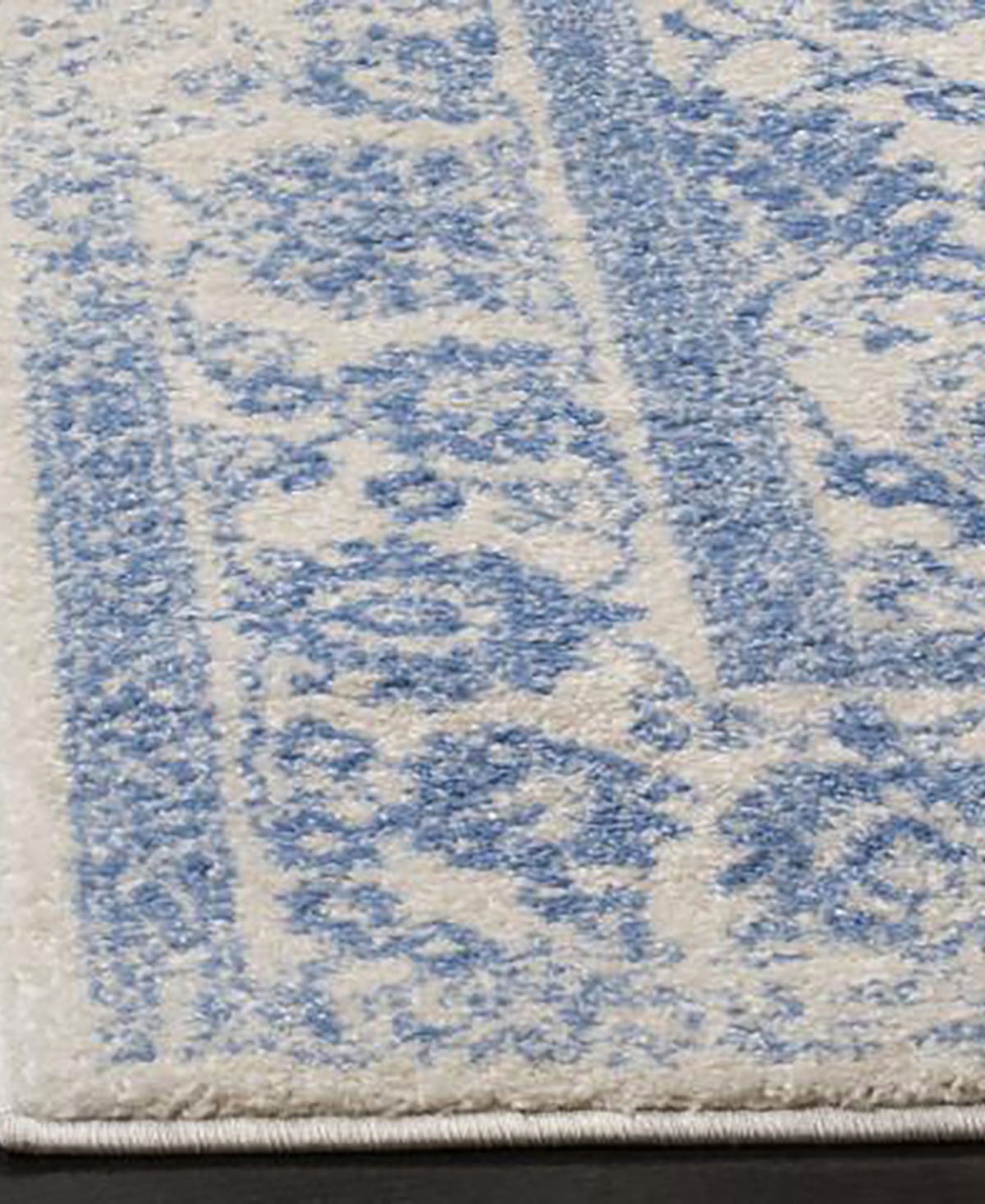 Safavieh Adirondack 109 Ivory and Light Blue 5'1" x 7'6" Area Rug