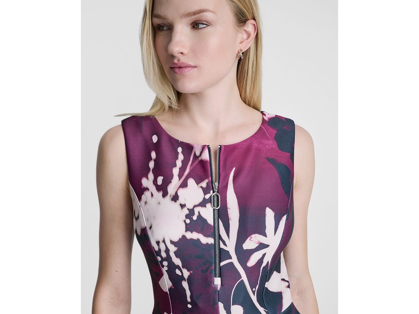 Женское платье DKNY Sleeveless Crewneck A-Line Midi, цвет: Фиолетовый разноцветный — фото 4