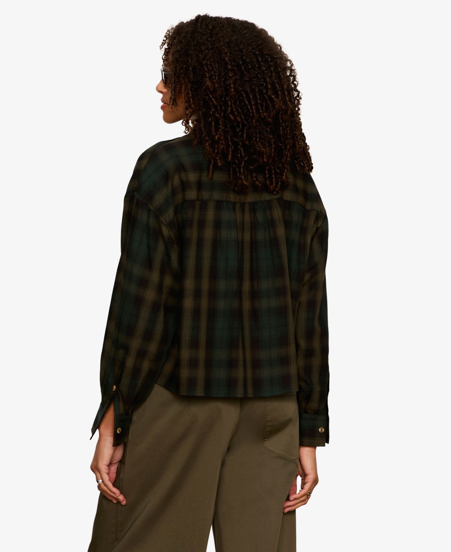 Женская рубашка Sanctuary Petite The Autumn Cropped Flannel Button-Up, цвет: Тёмно-зелёный клетчатый — фото 5