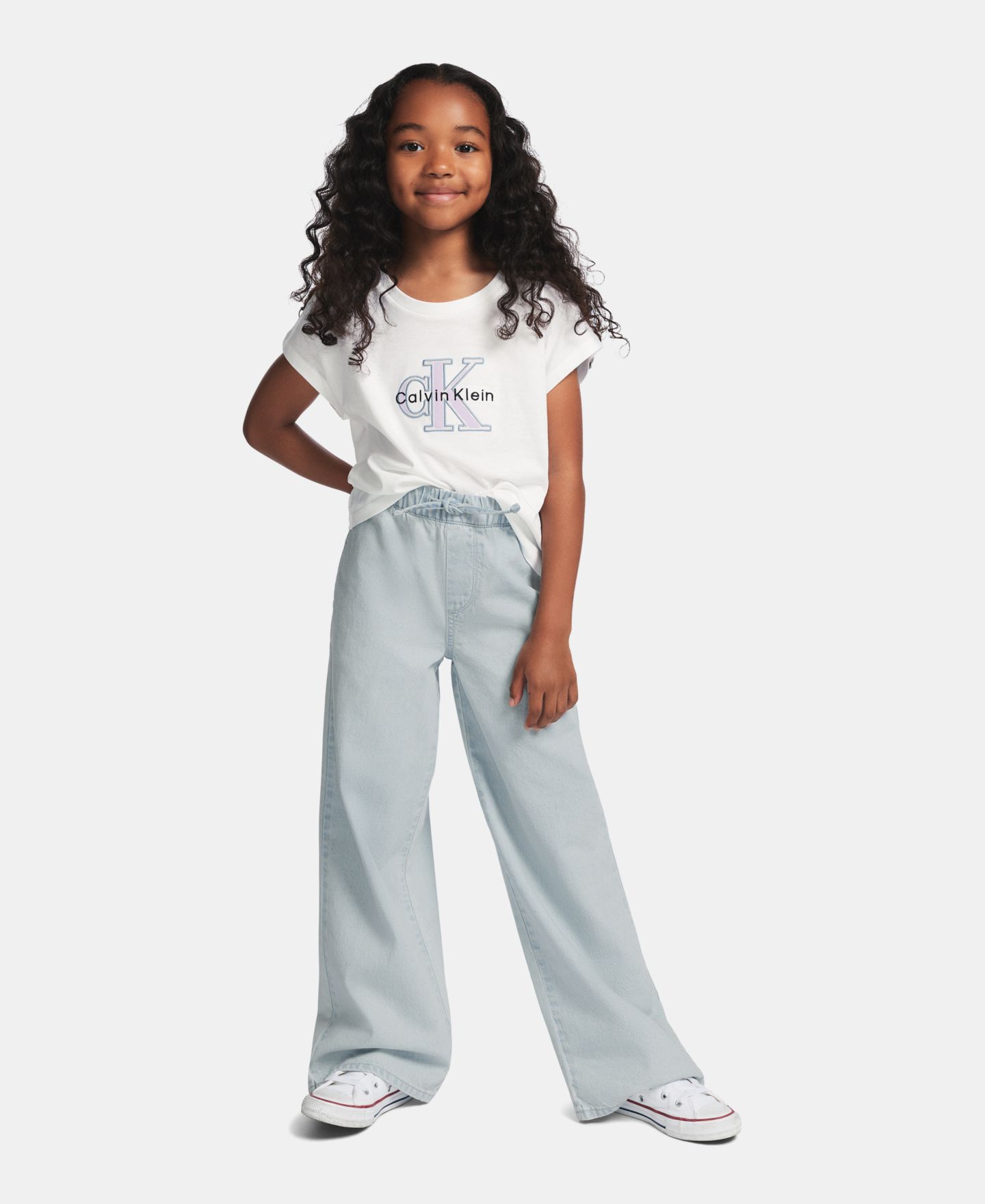 Футболка Calvin Klein Seasonal Mono Logo Short-Sleeve для девочек, цвет: Белый — фото 2