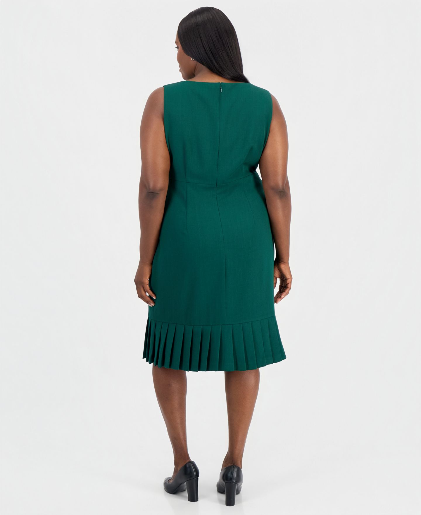 Женское платье Kasper Plus Size Pleated Sleeveless Dress, цвет: Вечнозелёный — фото 5