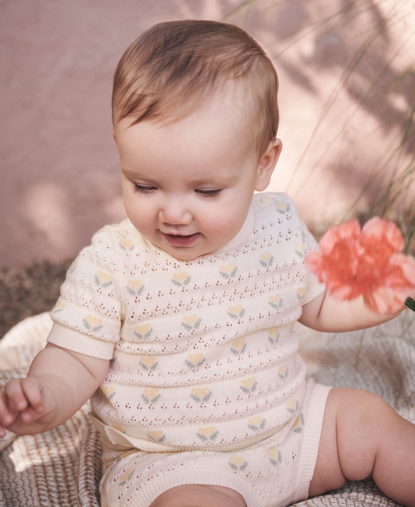 Комплект Carter's Organic Cotton Floral Round Neck Top and Diaper Cover, 2-Piece Set для девочек-малышей, цвет: Кремовый / Бежевый — фото 5