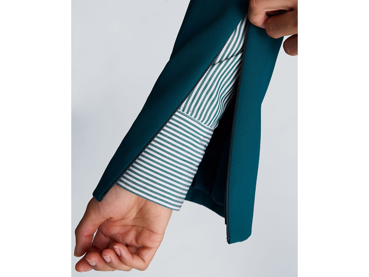 Женский пиджак Kenneth Cole Slim-Sleeve Zippers One-Button Blazer, цвет: Бирюзовый сумеречный — фото 7