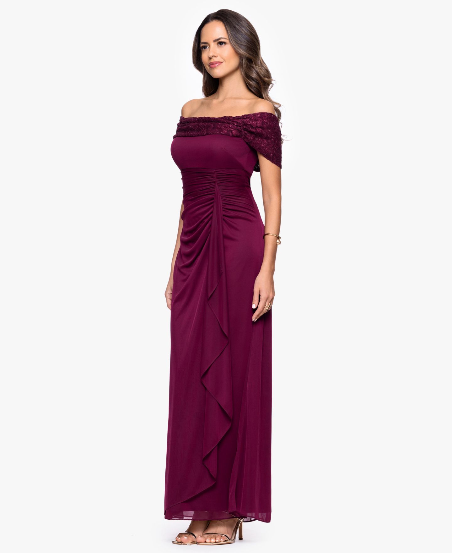 Женское платье B&A By Betsy and Adam Petite Long Off-the-Shoulder Gown, цвет: Винный — фото 2