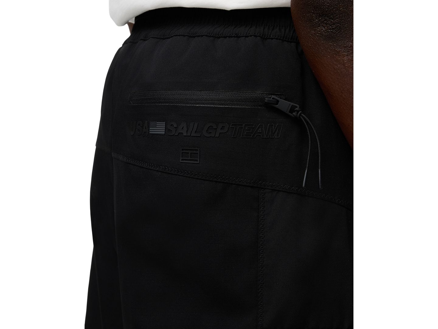 Мужские шорты Tommy Hilfiger x U.S. SailGP Cargo Regular-Fit Stretch, цвет: Чёрный — фото 3