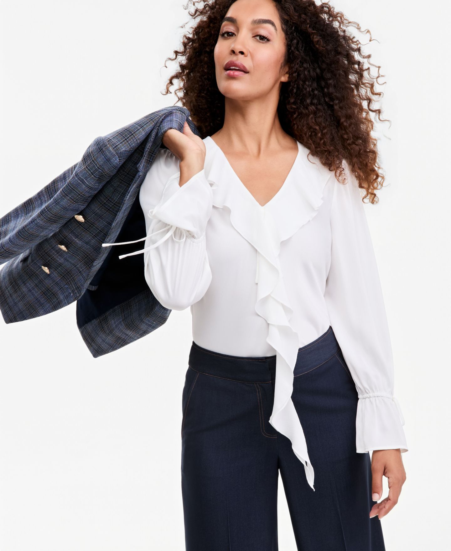Женская блузка Tahari ASL V-Neck Long-Sleeve Ruffle Blouse, цвет: Слоновая кость — фото 3