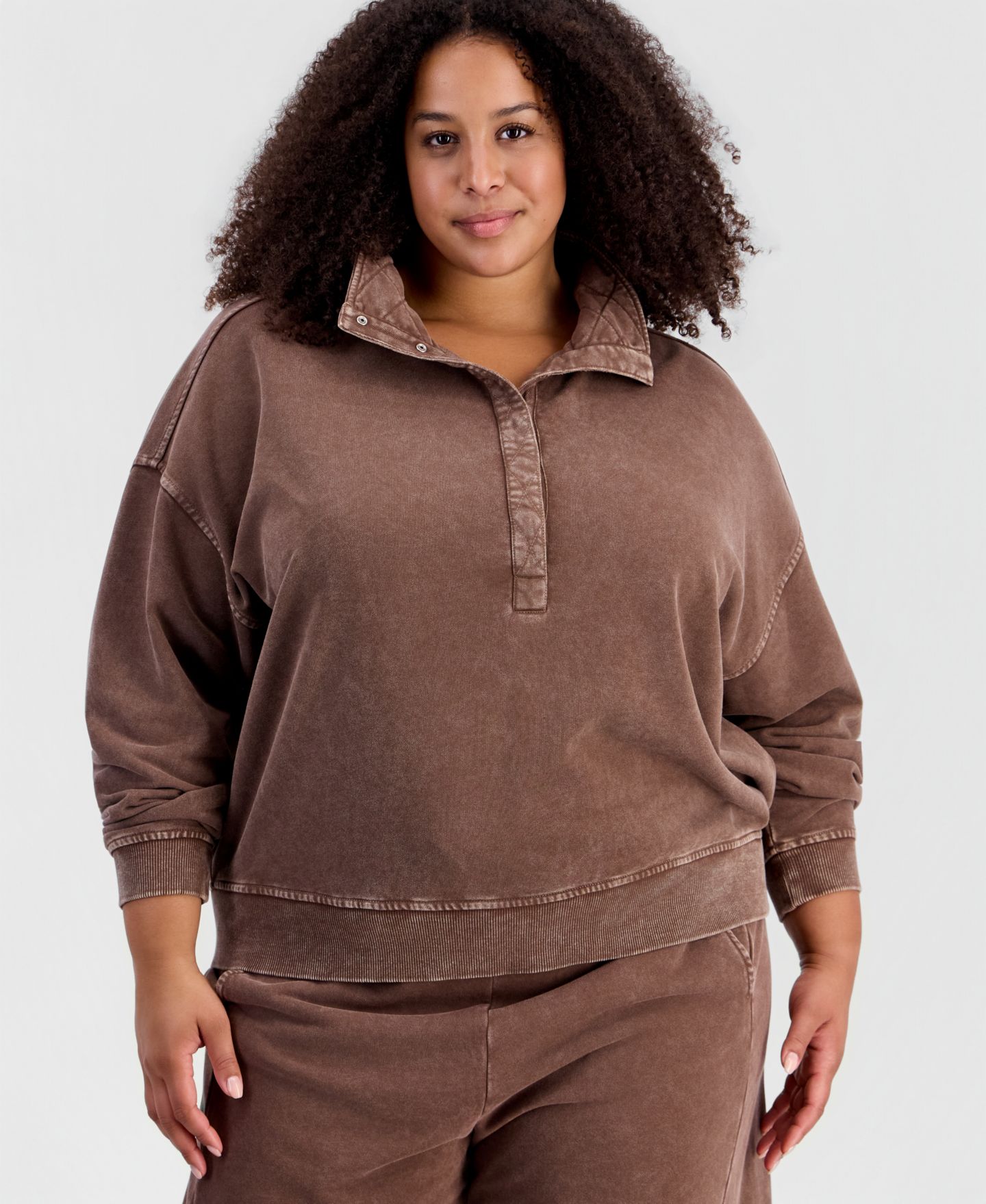 Женская толстовка And Now This Plus Size Snap Henley Fleece French Terry Mock Neck, цвет: Тёплый сиена — фото 1