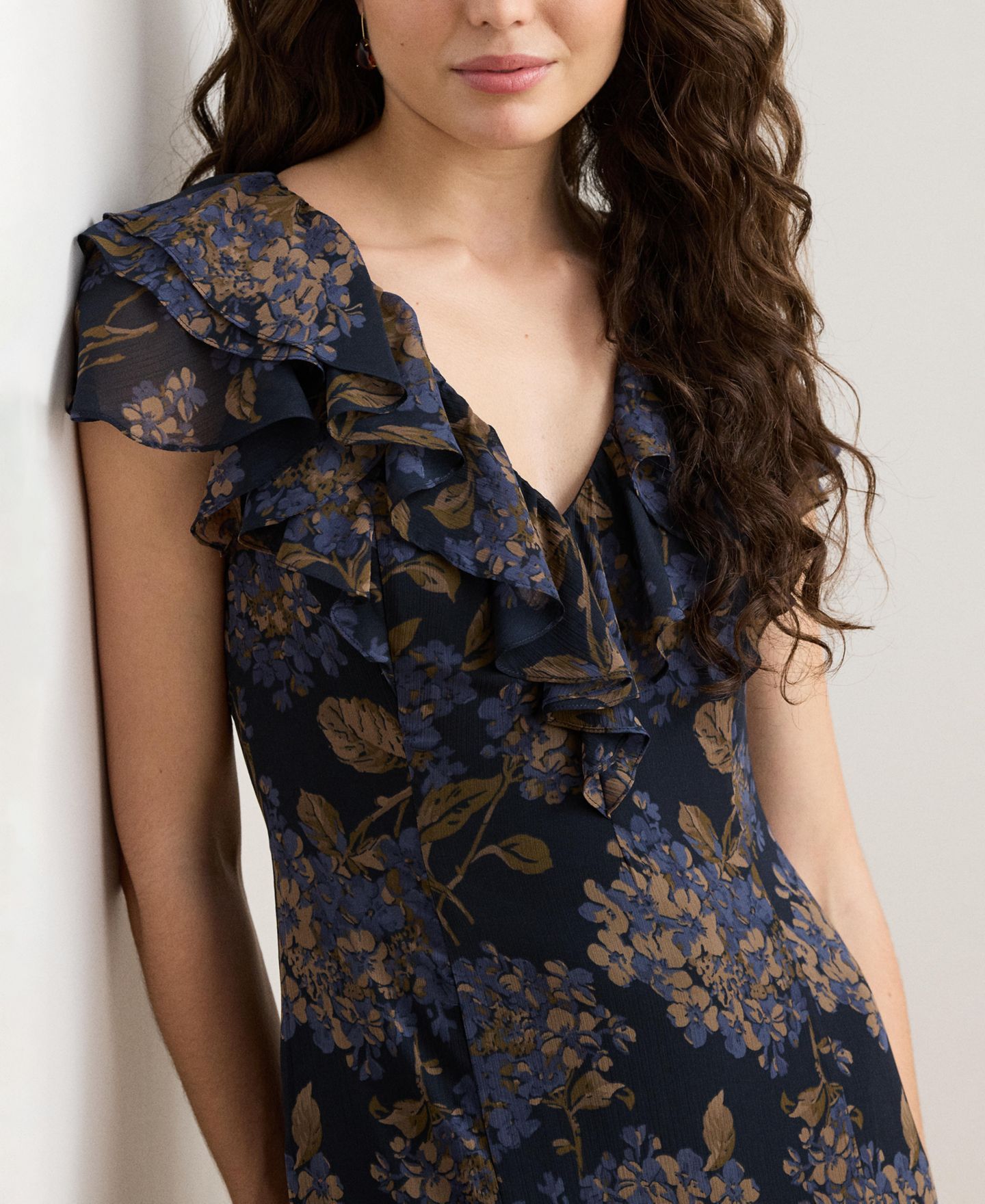 Женские платья Lauren Ralph Lauren Floral Ruffle-Trim Georgette Gown, цвет: Тёмно-синий разноцветный — фото 4