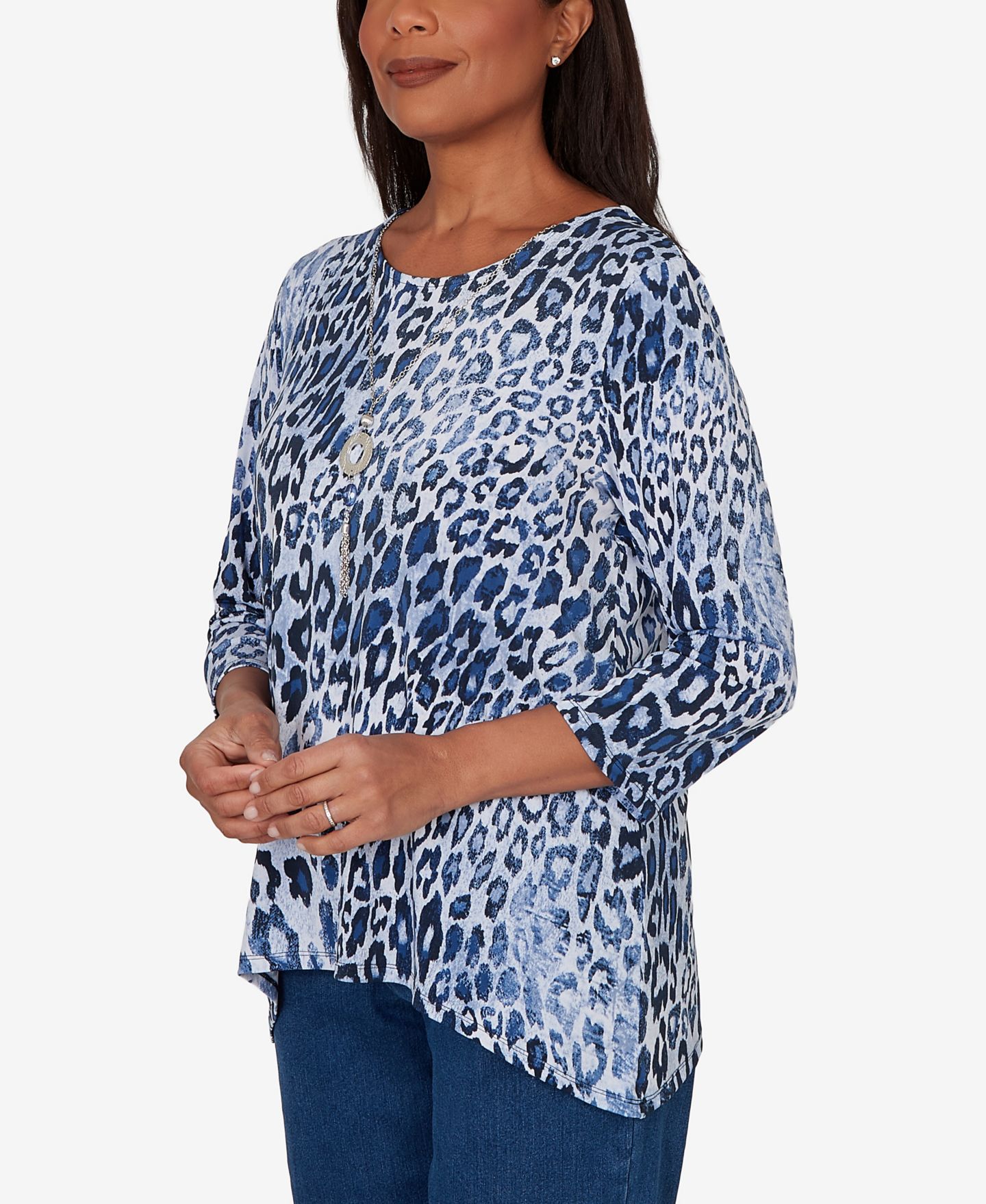 Женский топ Alfred Dunner Petite Animal Printed with Necklace, цвет: Джинсовый — фото 2