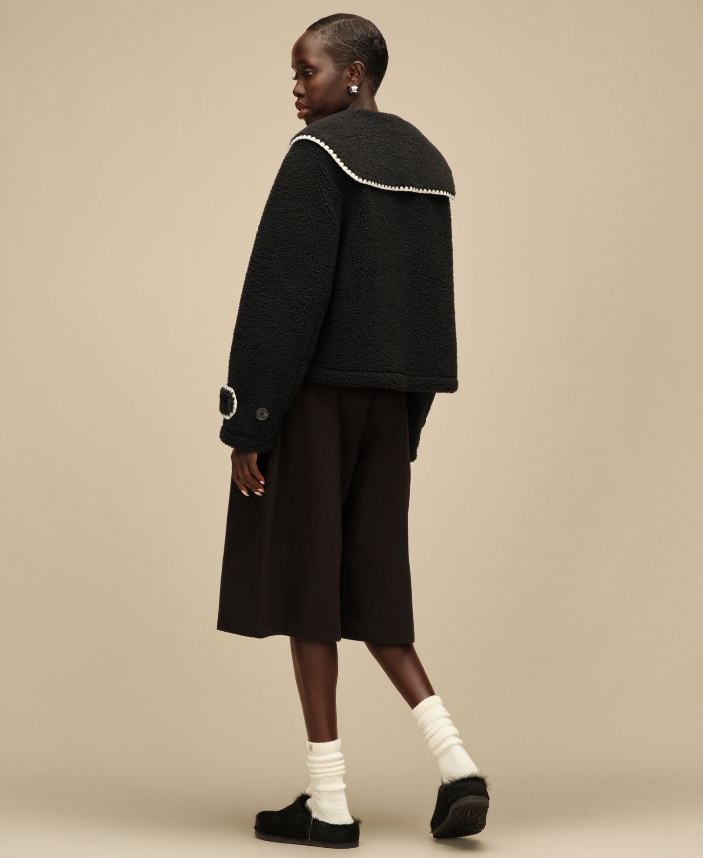 Женская куртка UGG® Nikia Relaxed-Fit Collared Neck, цвет: Чёрный — фото 7