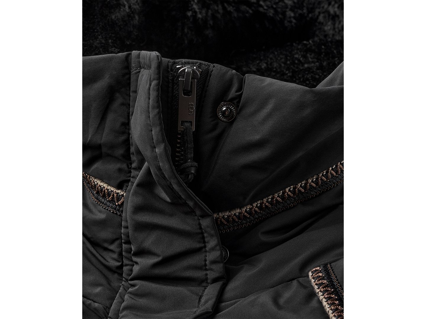 Женская куртка UGG® Renly Relaxed-Fit Hooded Neck Puffer, цвет: Чёрный — фото 3